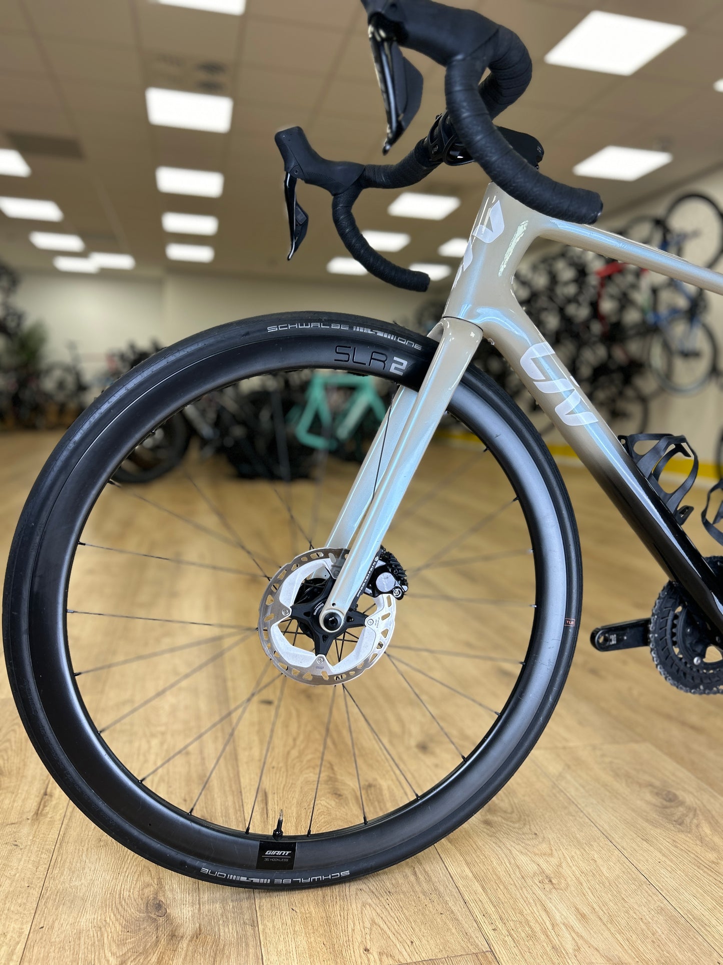 Liv Avail DI2 Carbon Disc Racefiets