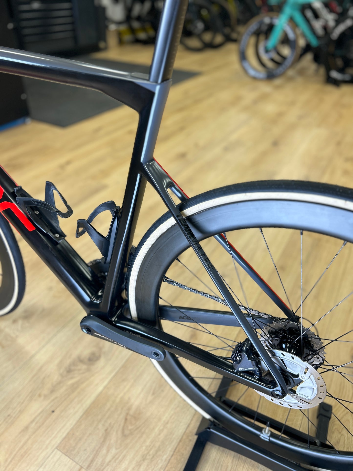 BMC Teammachine SLR02 Di2 Carbon Road Bike