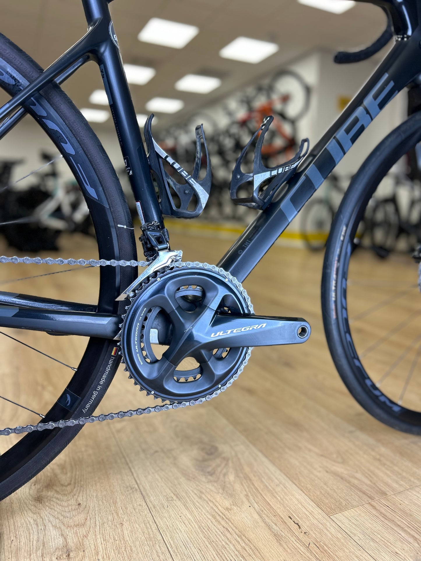Cube Attain Carbon Disc Racefiets