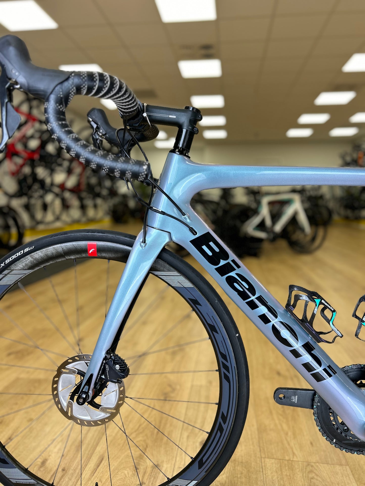 2500km Bianchi Aria Ultegra Carbon Disc Racefiets