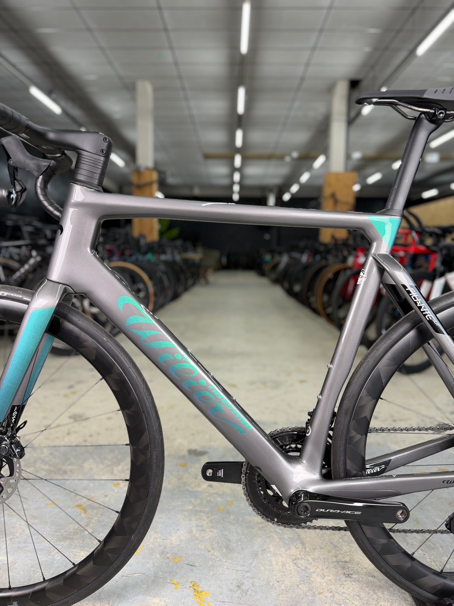 1000km Wilier Filante SLR Dura Ace Di2 Carbon Racefiets