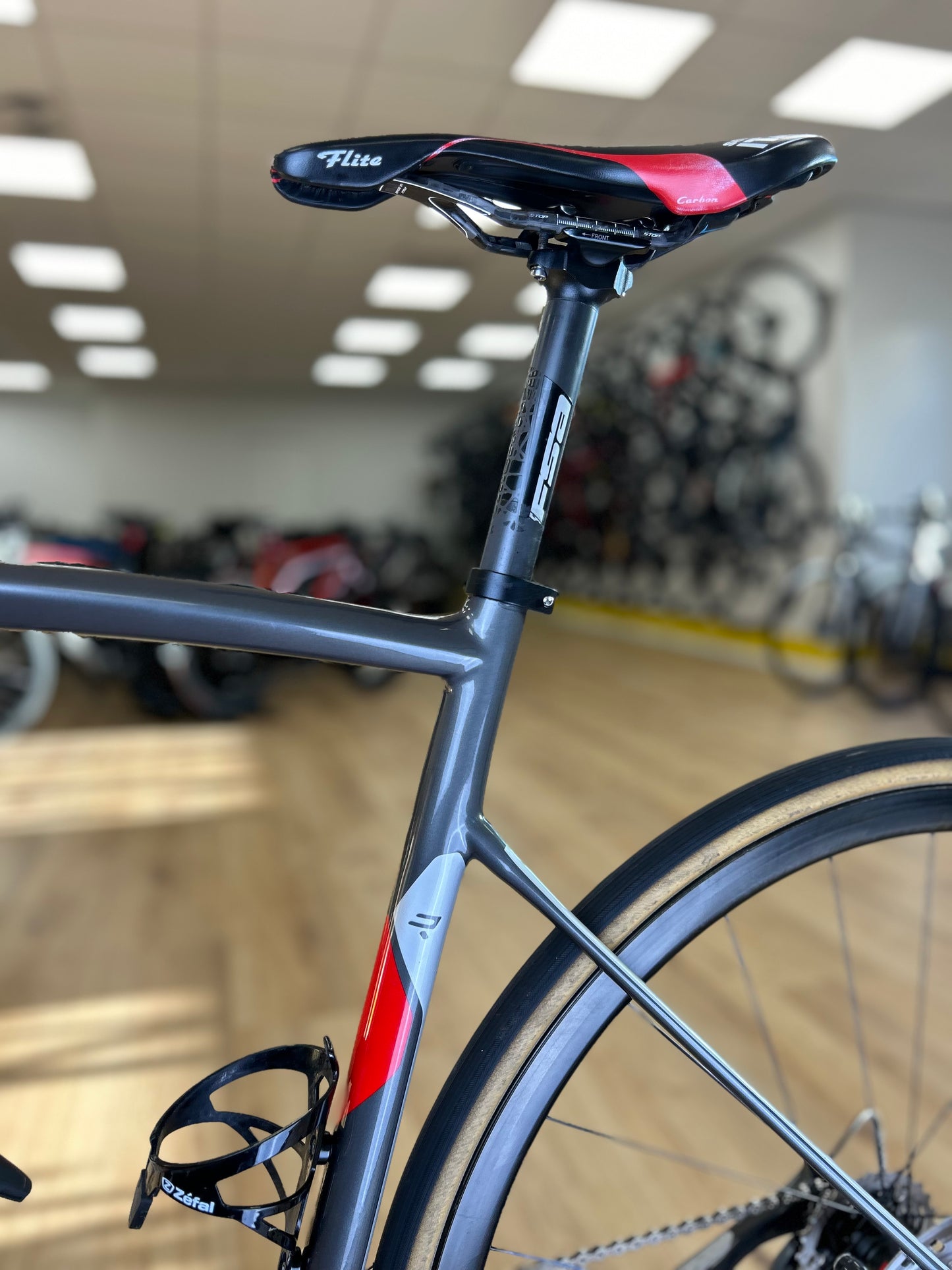 Ridley Fenix Carbon Ultegra Disc Racefiets