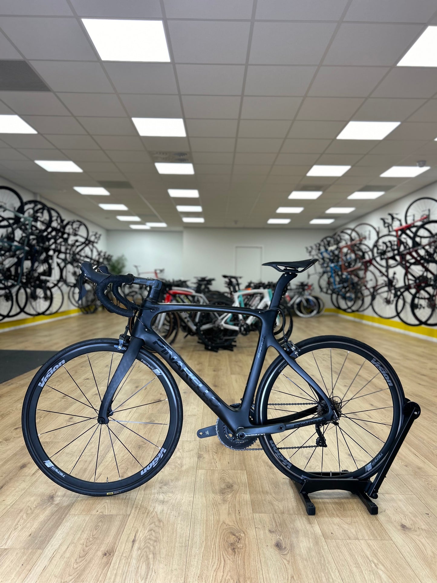 500km Pinarello Prince Carbon Racefiets