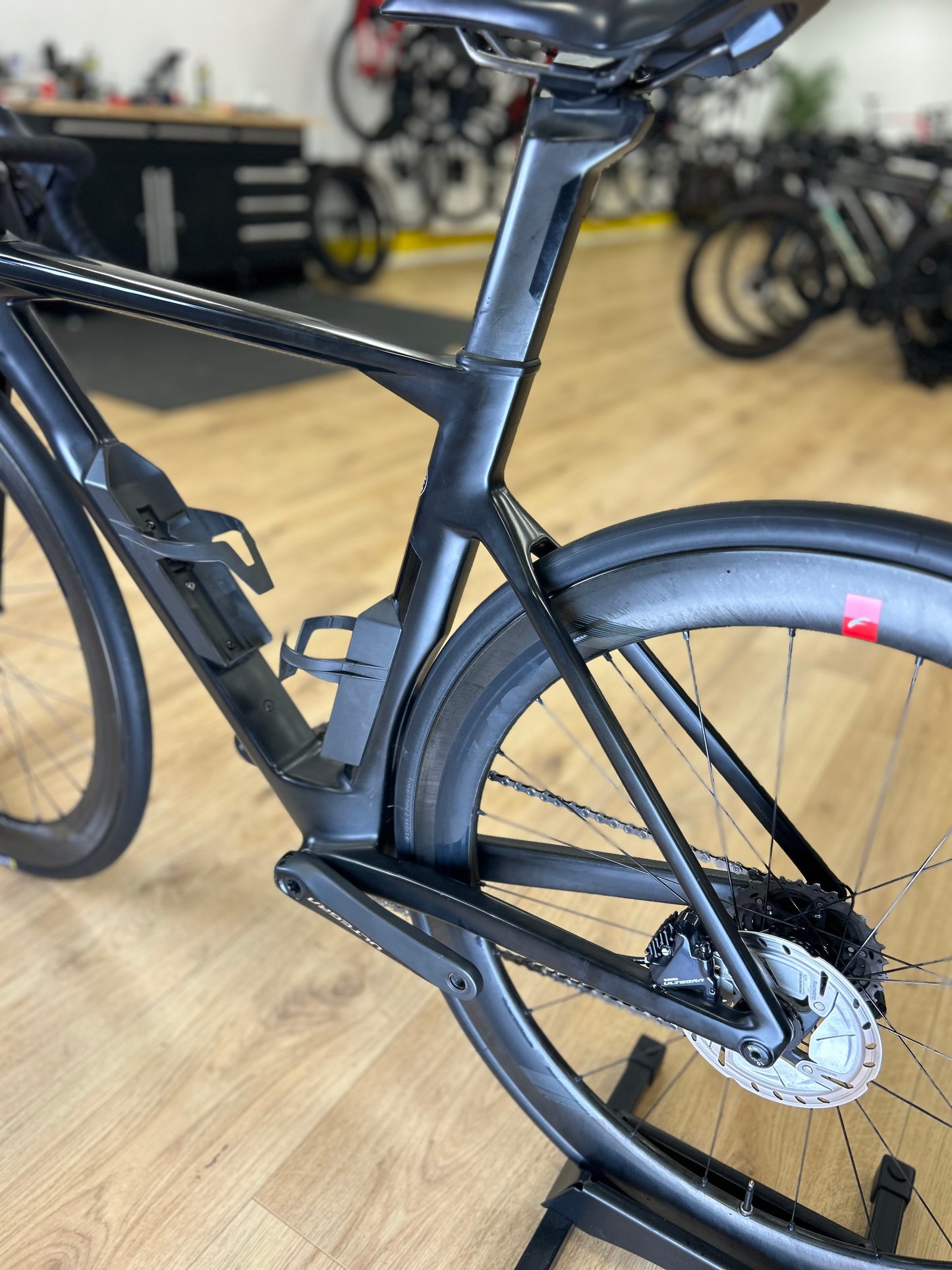 BMC TimeMachine Di2 Carbon Disc Racefiets