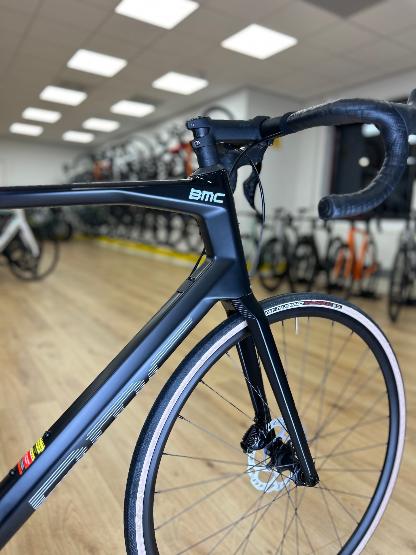 NEW BMC RoadMachine Di2 Carbon Disc Racefiets