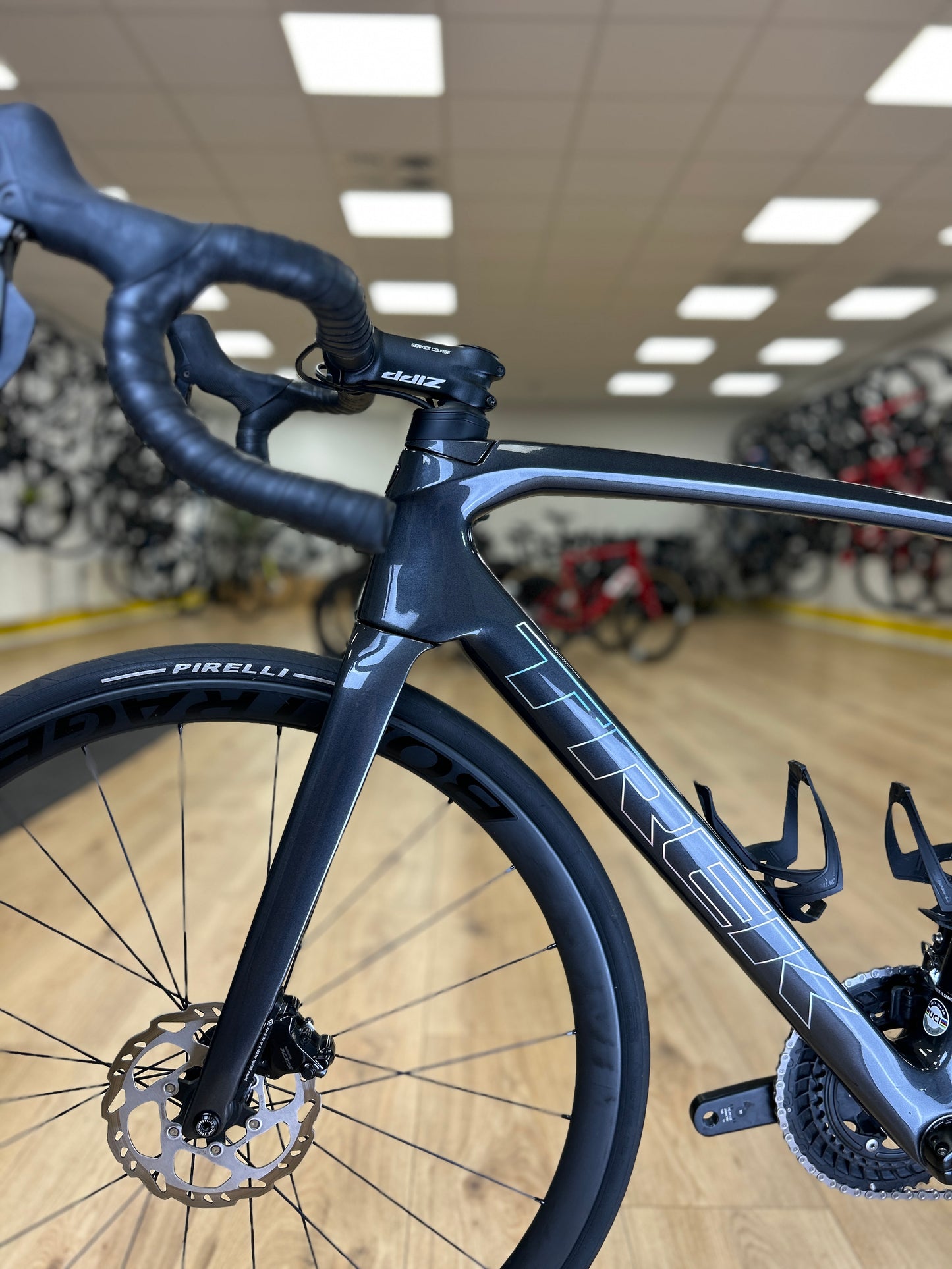 250km Trek Émonda SL6 Di2 Carbon Racefiets