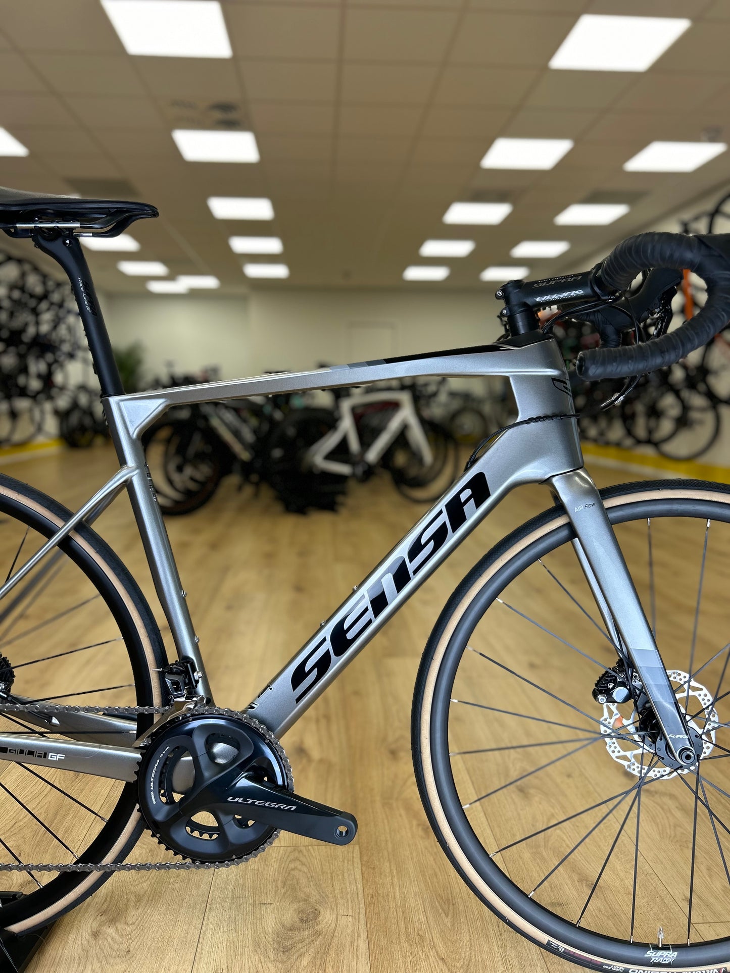 Showroom Model Sensa Giulia GF Carbon Disc Racefiets