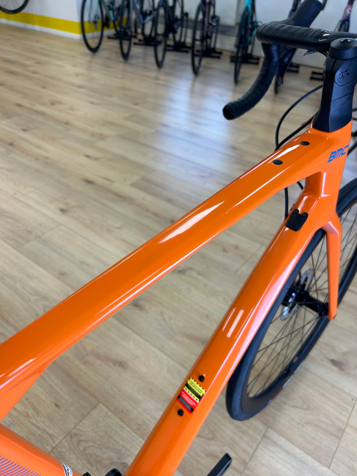 NIEUW BMC RoadMachine One Di2 Carbon Disc Racefiets
