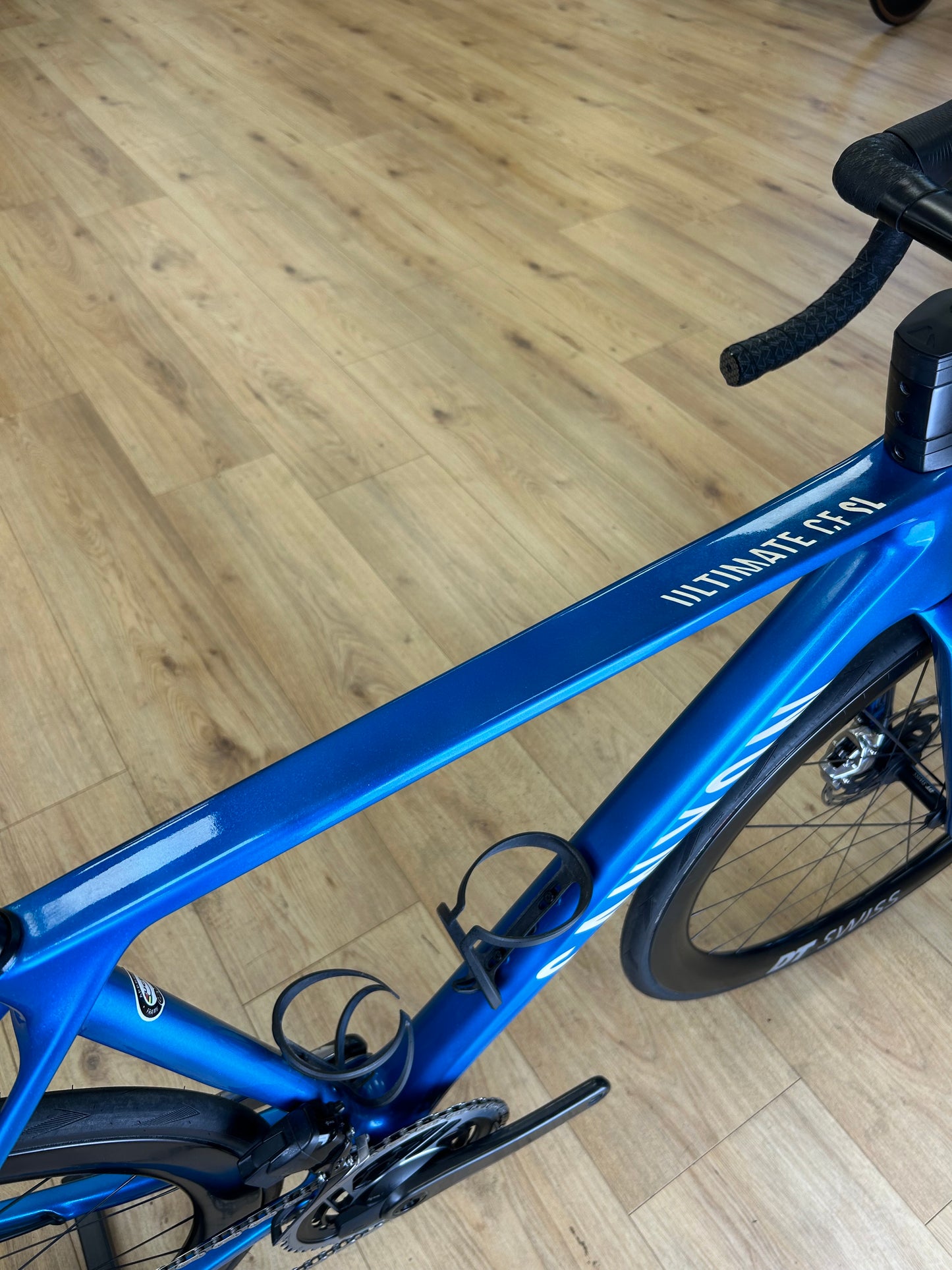 Canyon Ultimate eTap Red Carbon Disc Racefiets