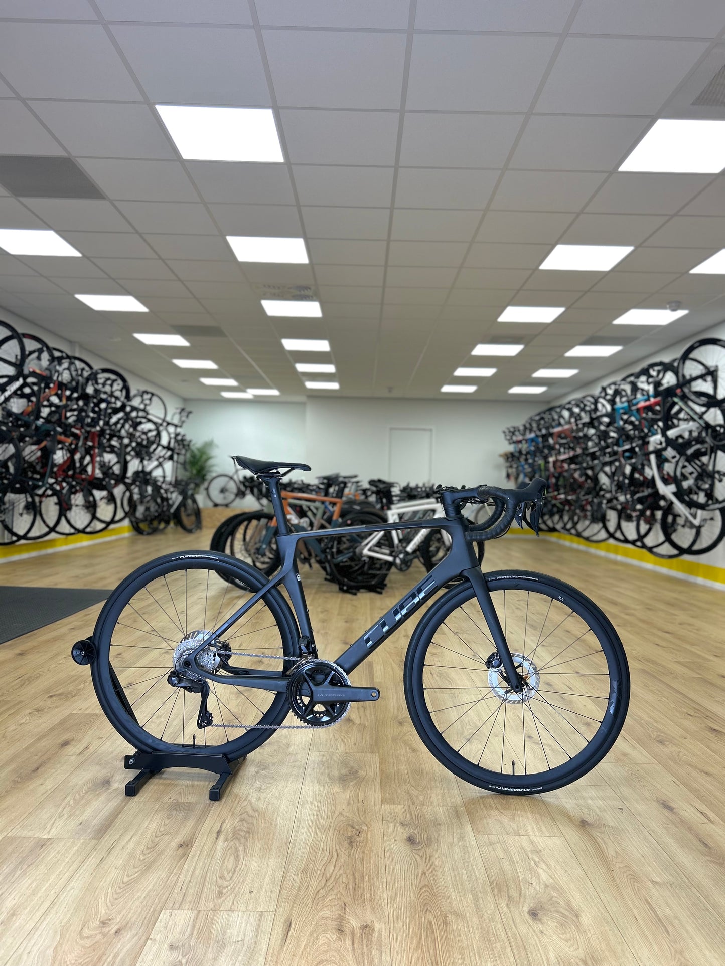 200km Cube Agree Di2 Carbon Racefiets