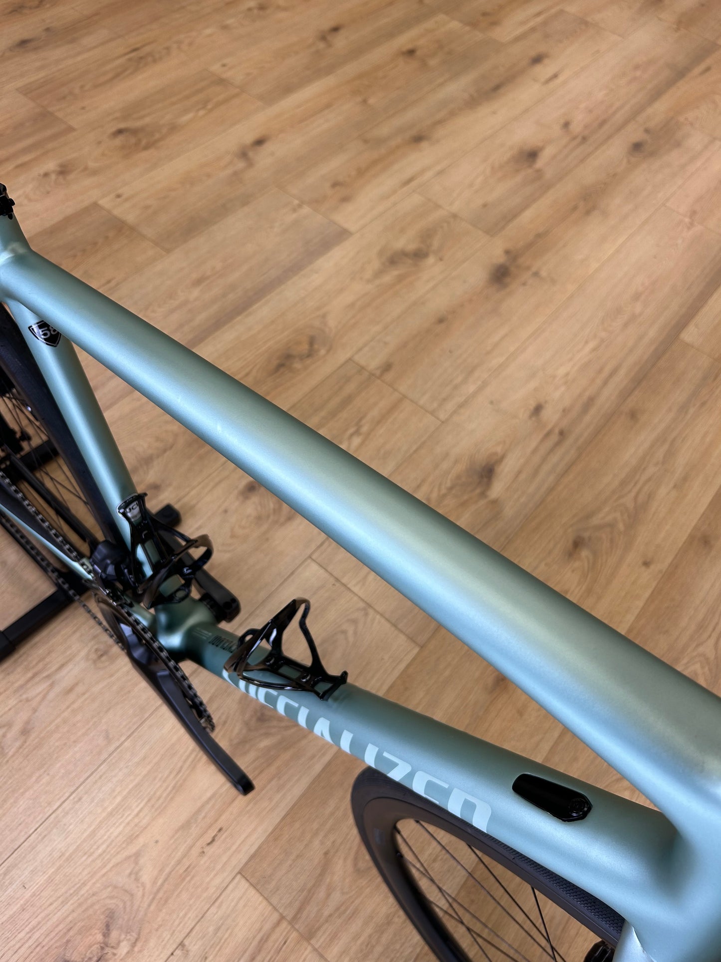 200km Specialized Aethos Pro Di2 Carbon Disc Racefiets