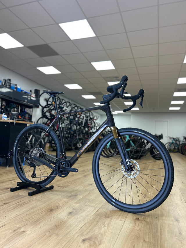 0km Showroom Model Orbea Terra M30 Carbon Gravel Fiets