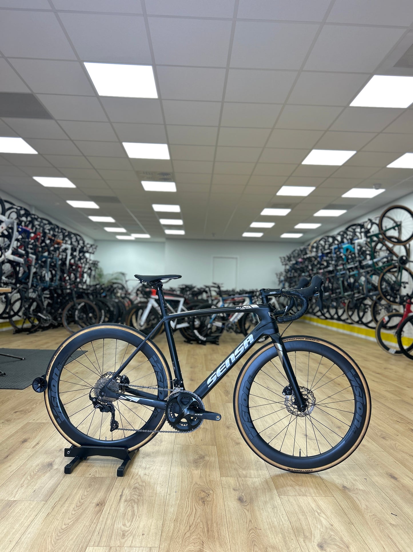 Sensa Giulia Carbon Racefiets