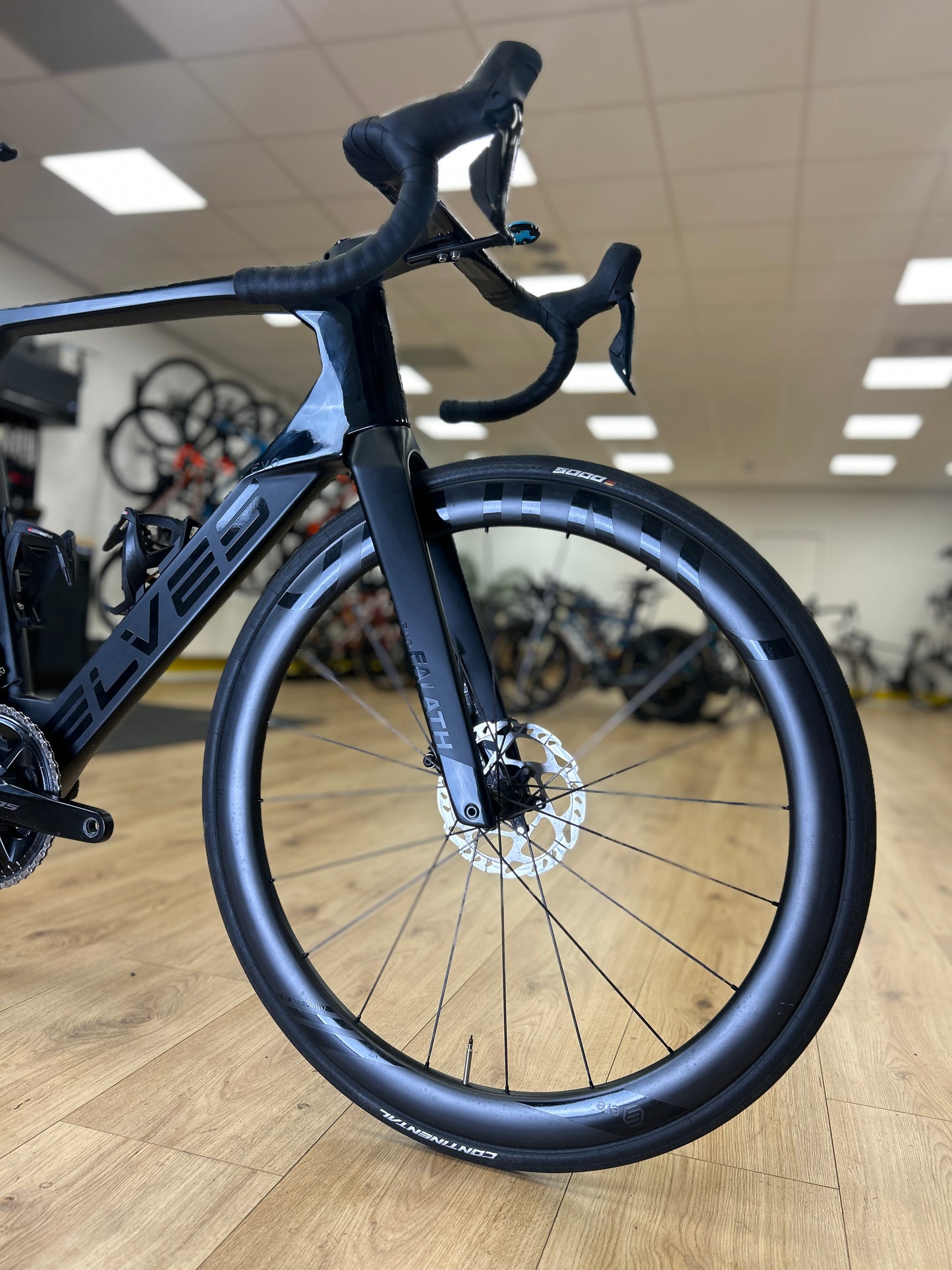 Elves Falath Pro Di2 Carbon Racefiets