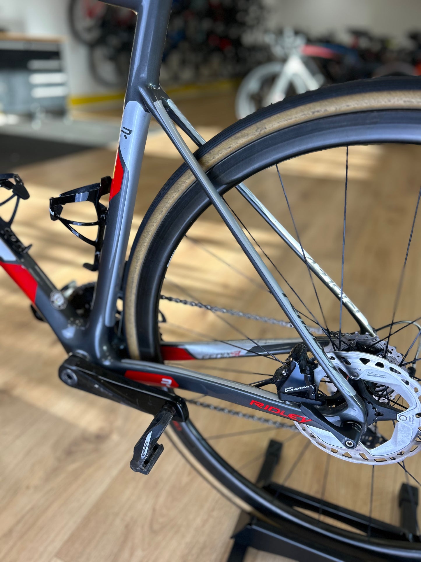 Ridley Fenix Carbon Ultegra Disc Racefiets
