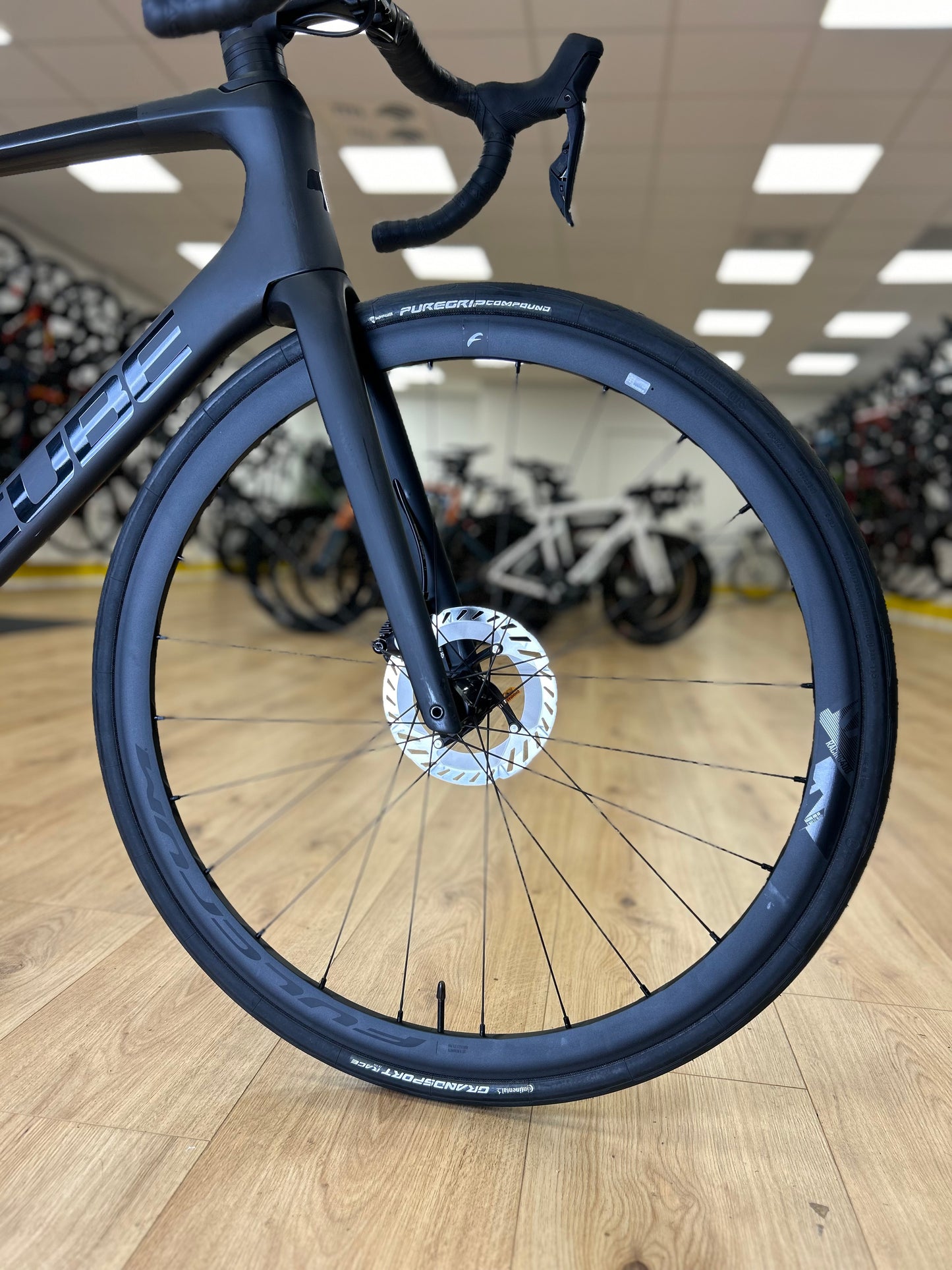 200km Cube Agree Di2 Carbon Racefiets