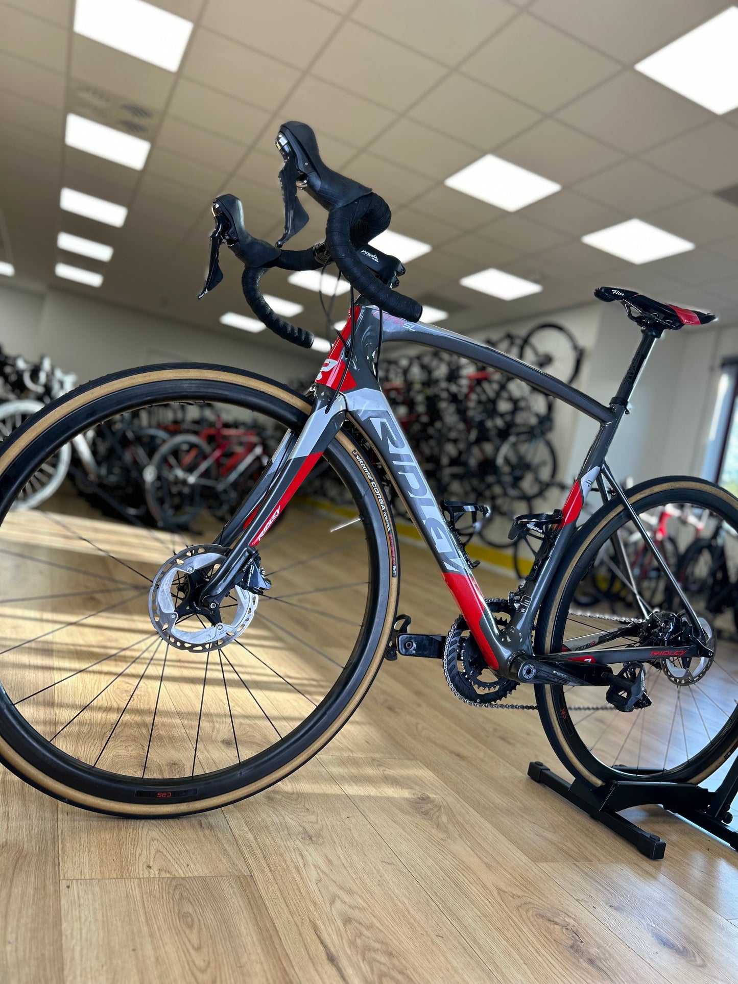 Ridley Fenix Carbon Ultegra Disc Racefiets