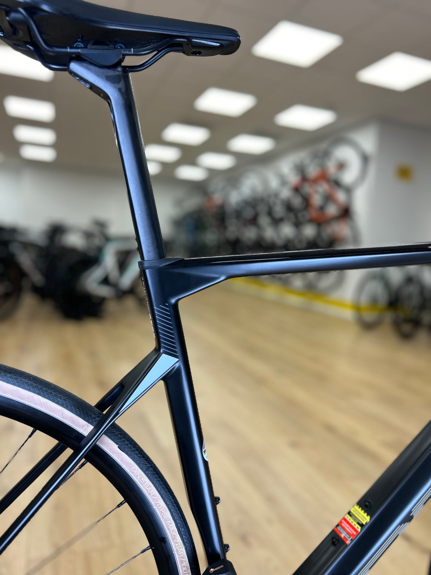 NEW BMC RoadMachine Di2 Carbon Disc Racefiets