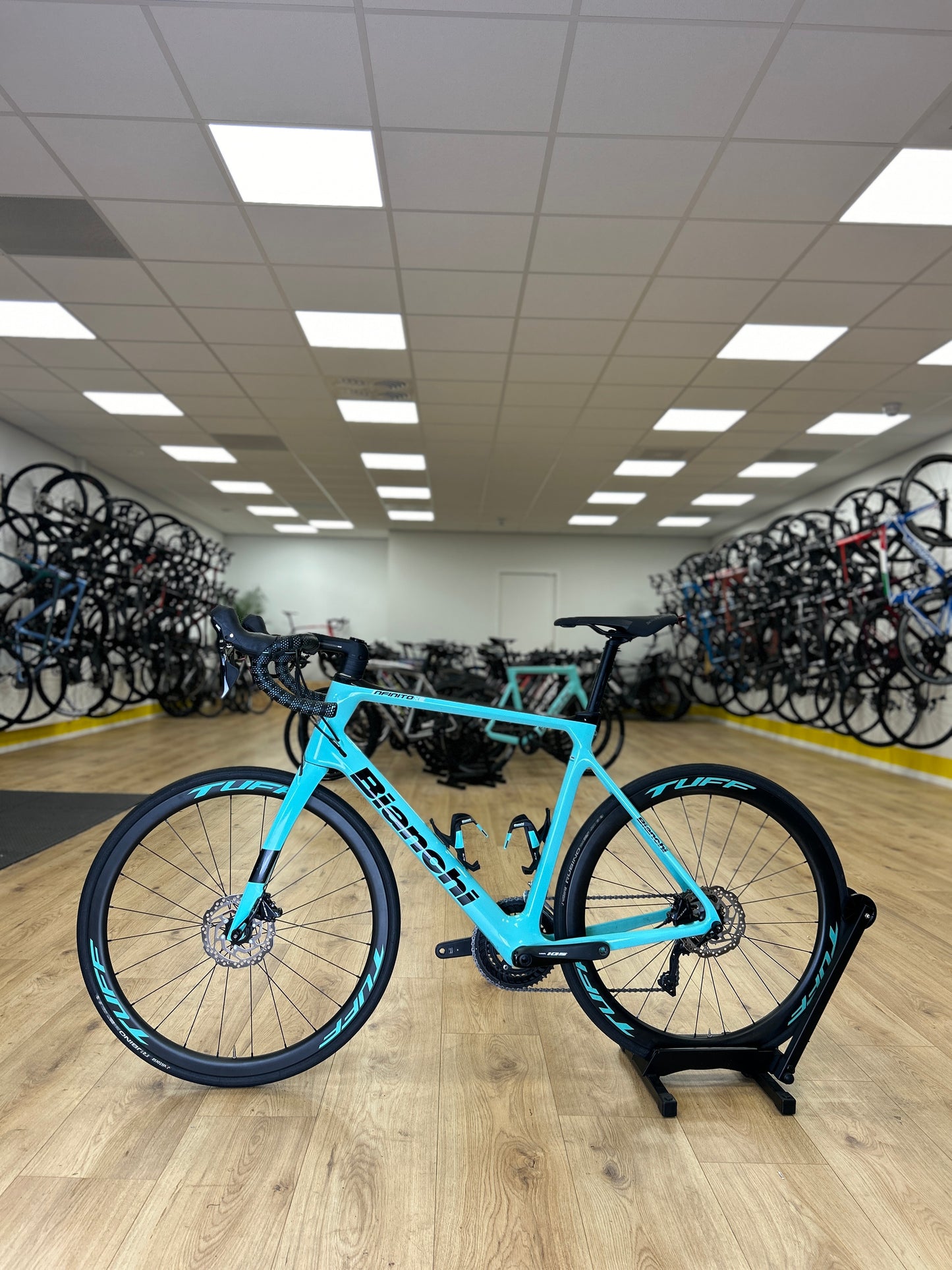 Bianchi Infinito Carbon Disc Racefiets