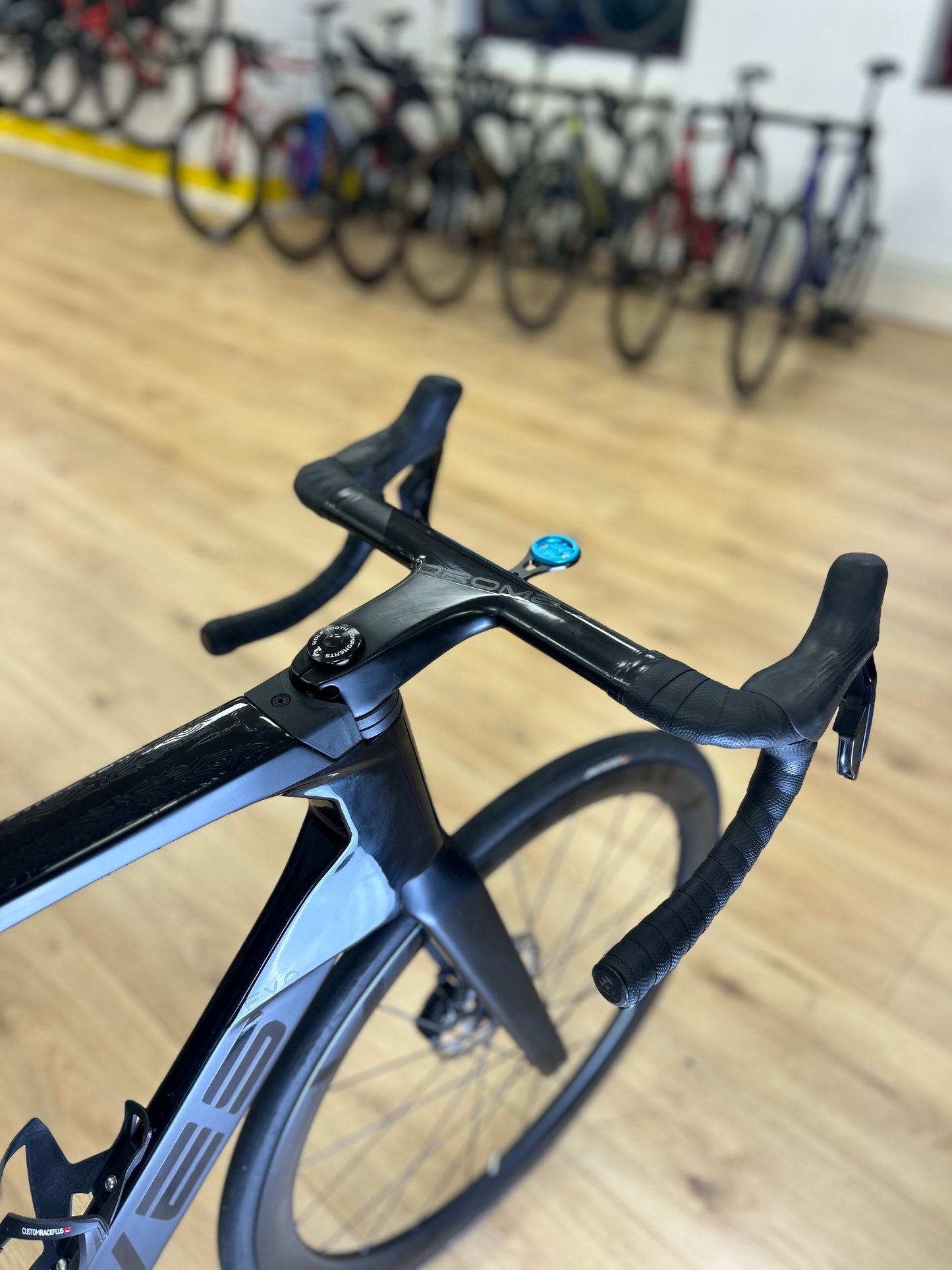 Elves Falath Pro Di2 Carbon Racefiets