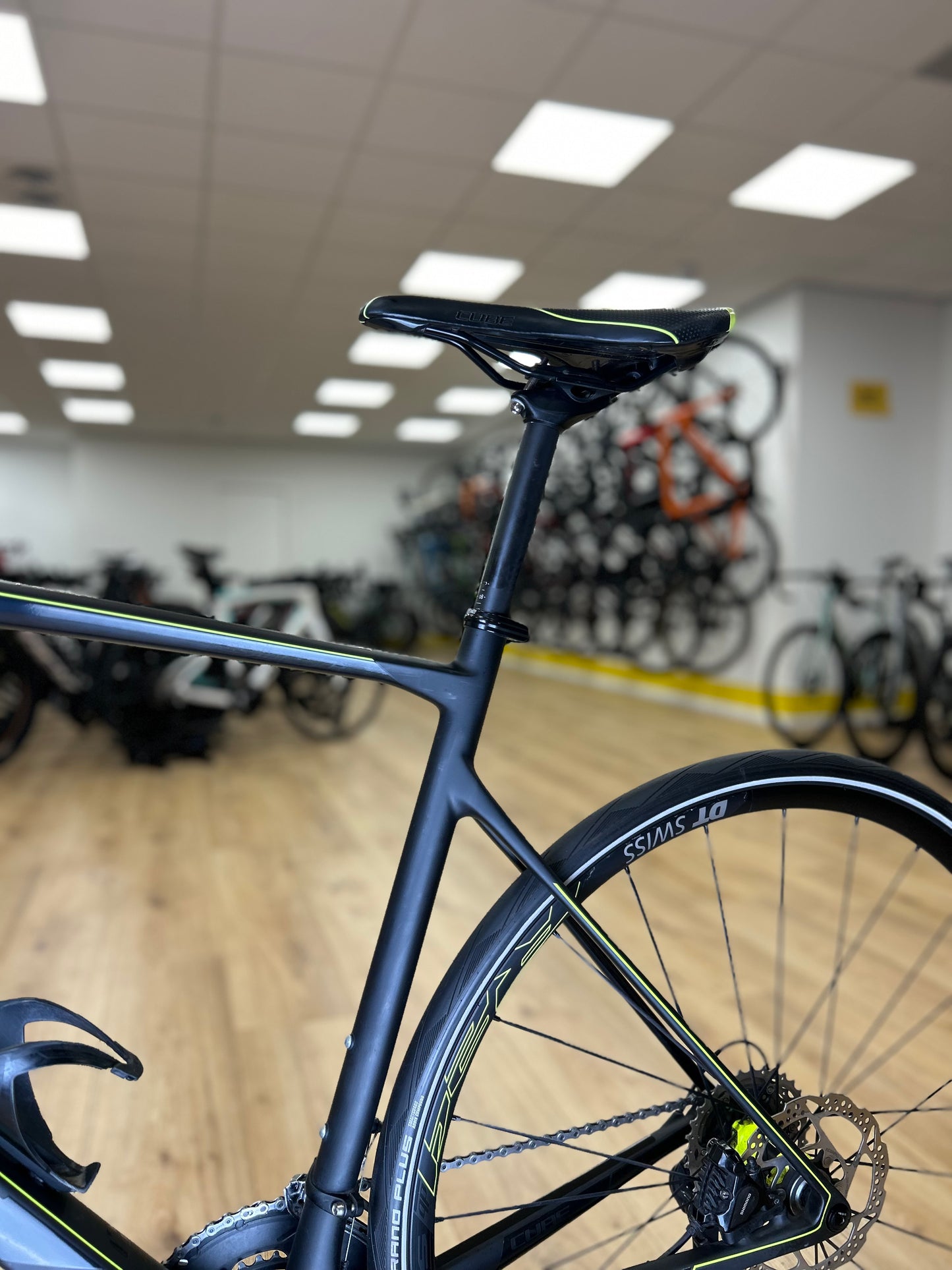 Cube Attain Carbon Disc Racefiets