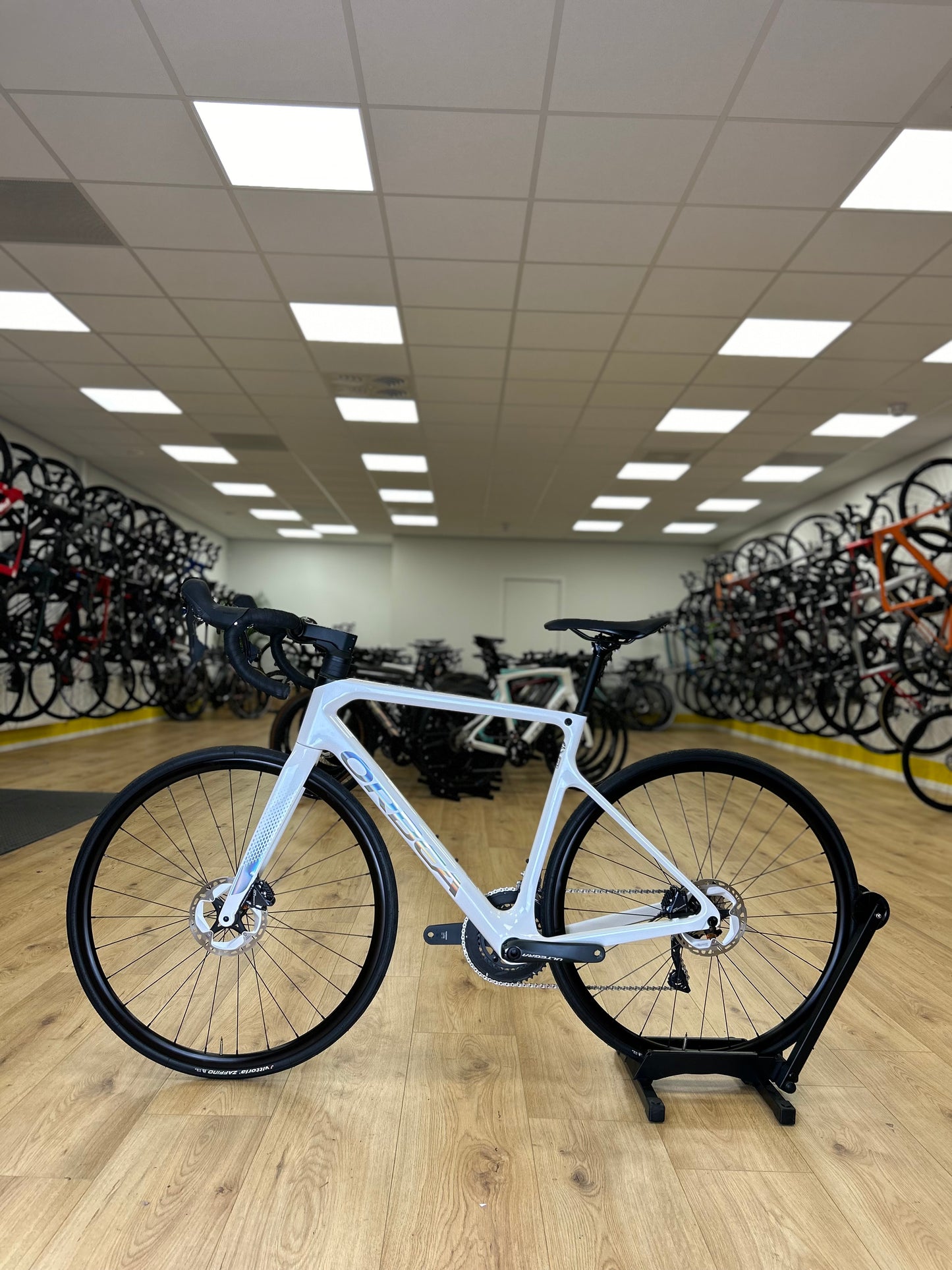 SHOWROOM MODEL Orbea Orca M20 Carbon Disc Racefiets