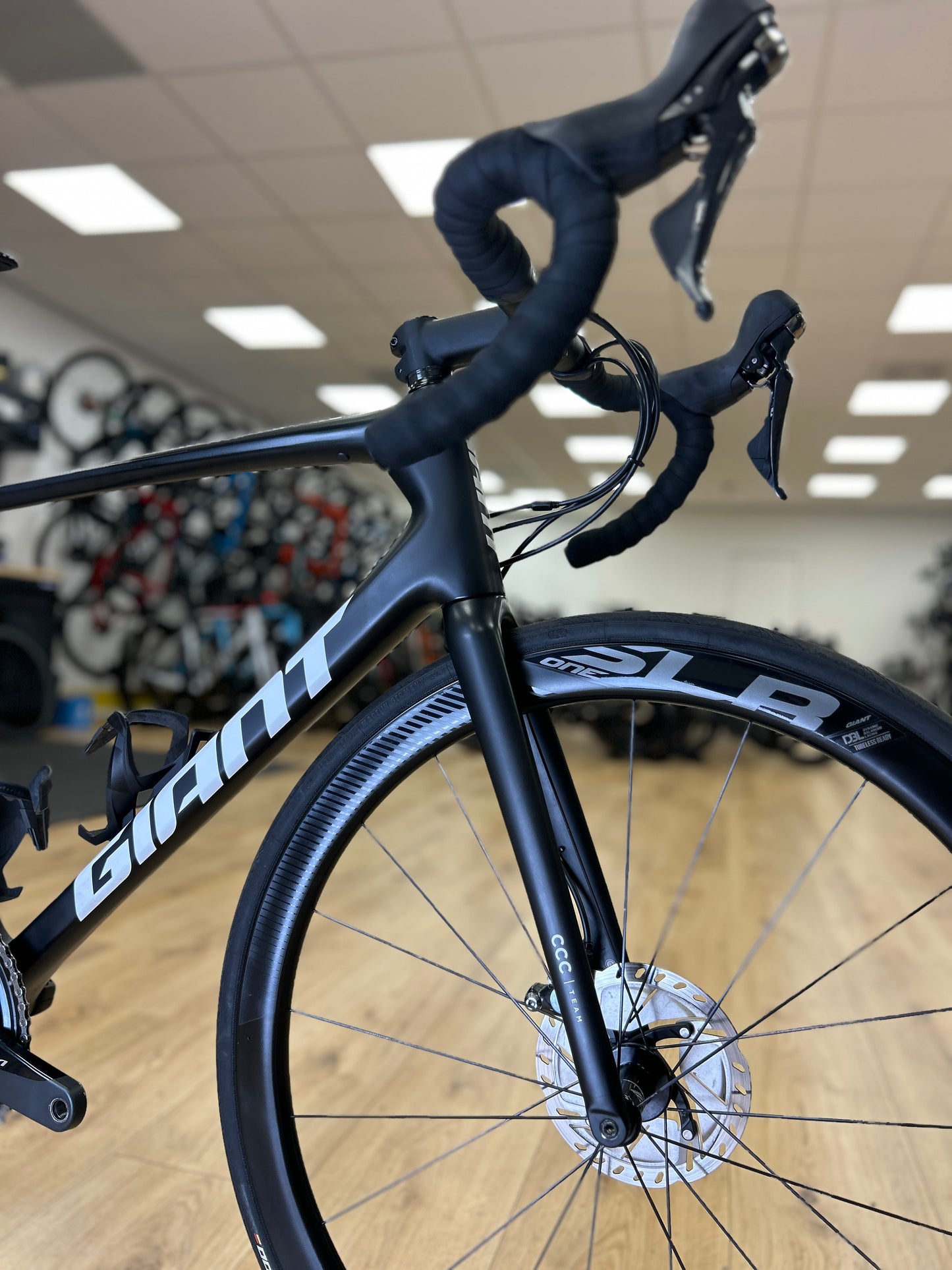 Giant TCR Disc Team CCC Carbon Racefiets