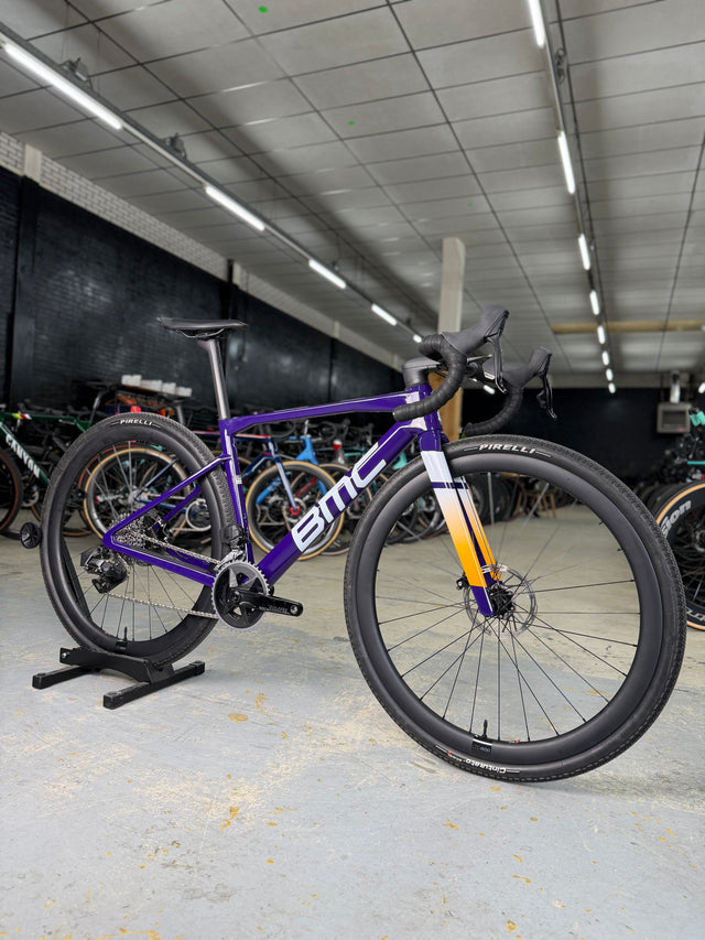 1000km BMC Kaius 01 THREE AXS Gravel Fiets