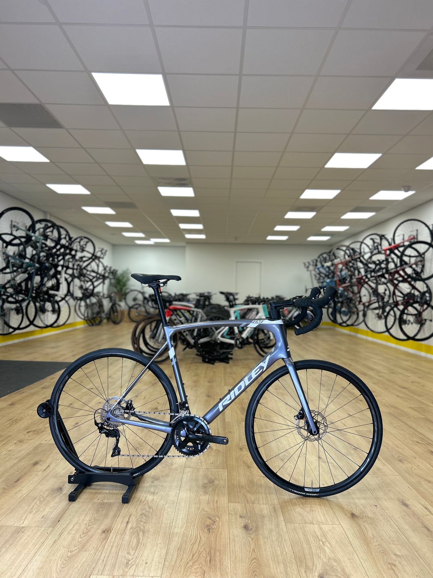 Showroom Model Ridley Fenix Carbon Disc Racefiets