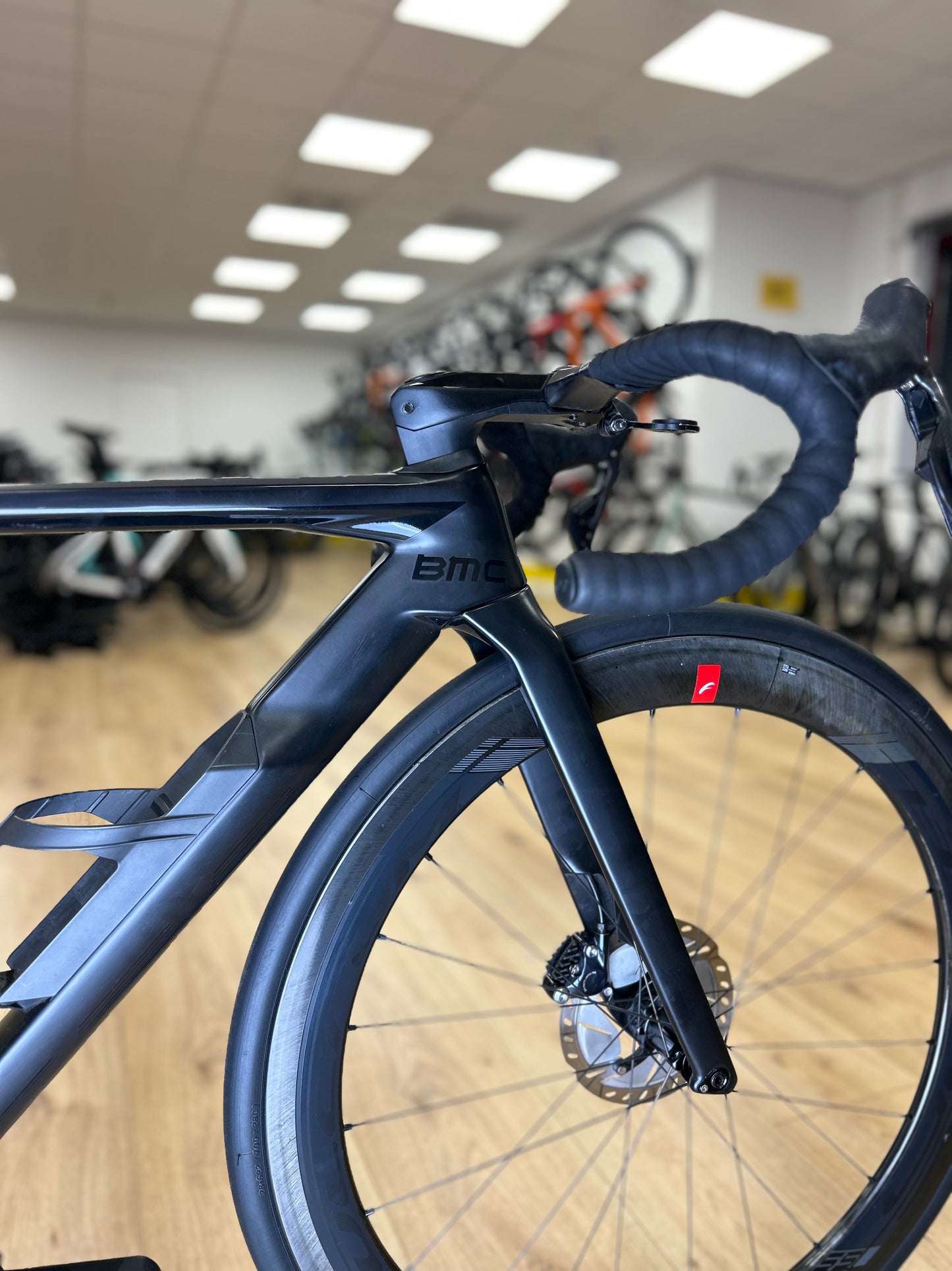 BMC TimeMachine Di2 Carbon Disc Racefiets
