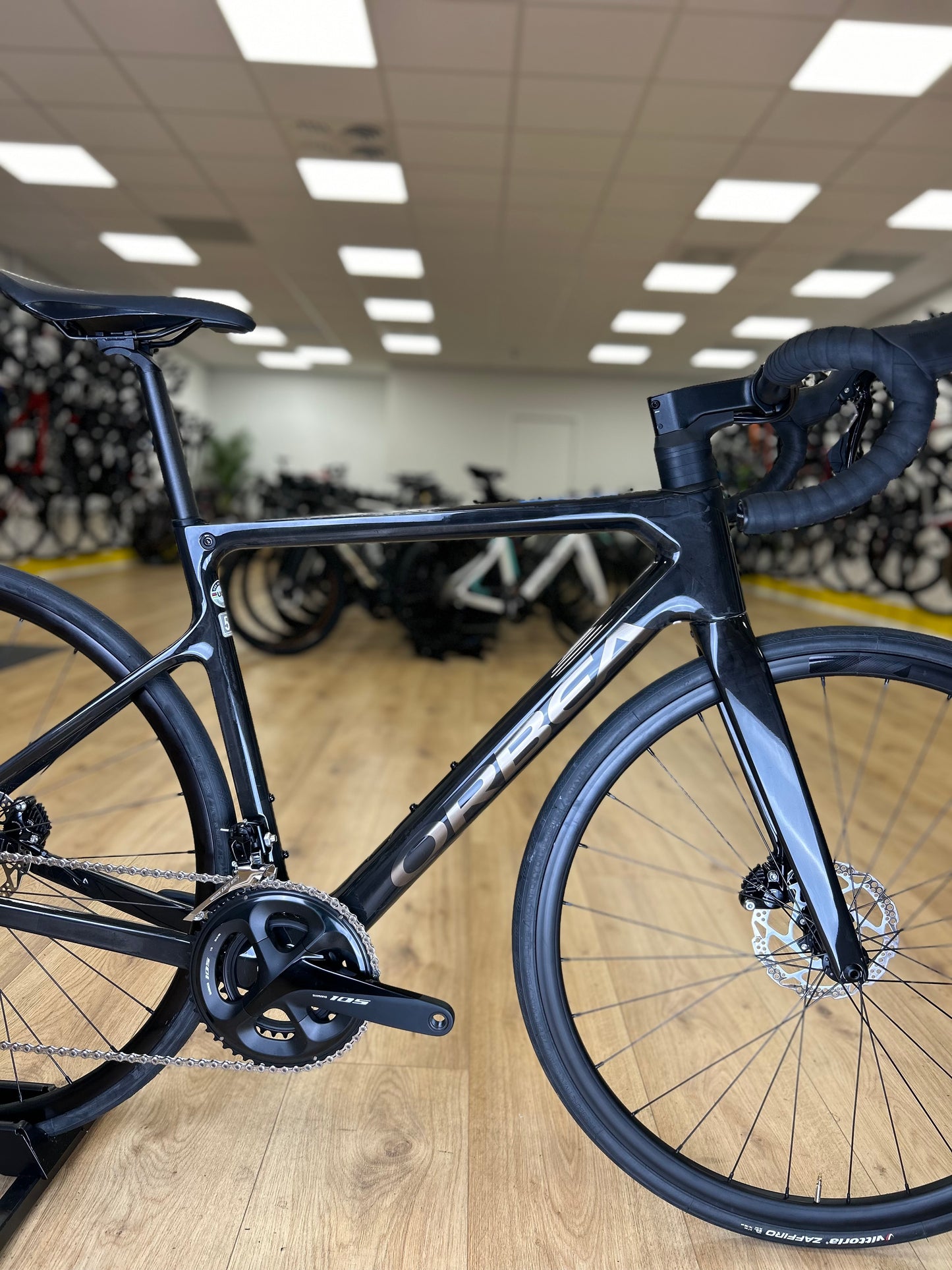 SHOWROOM MODEL Orbea Orca M30 Carbon Disc Racefiets