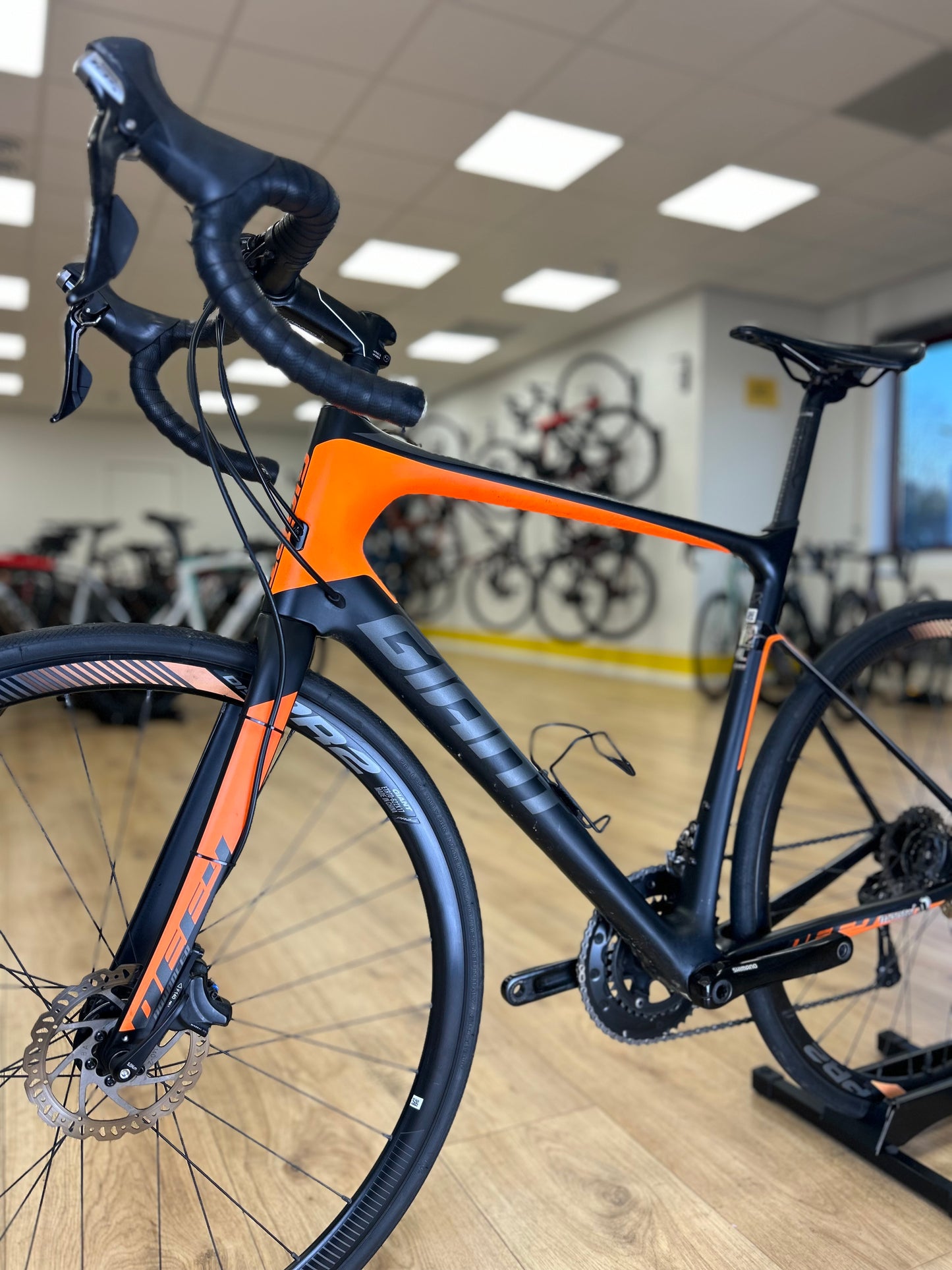Giant Defy Carbon Disc Racefiets