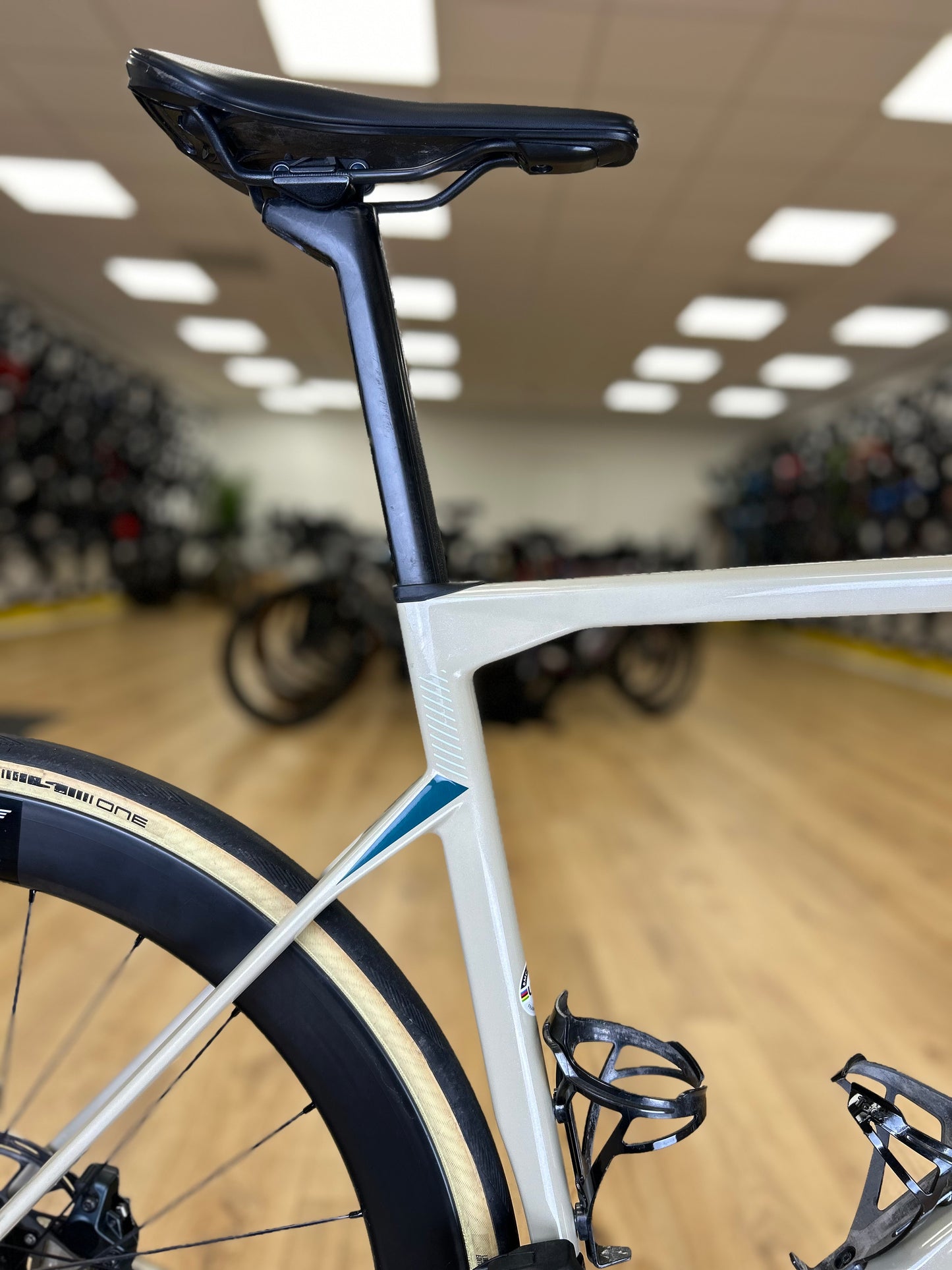 BMC Road Machine AXS Carbon Disc Racefiets
