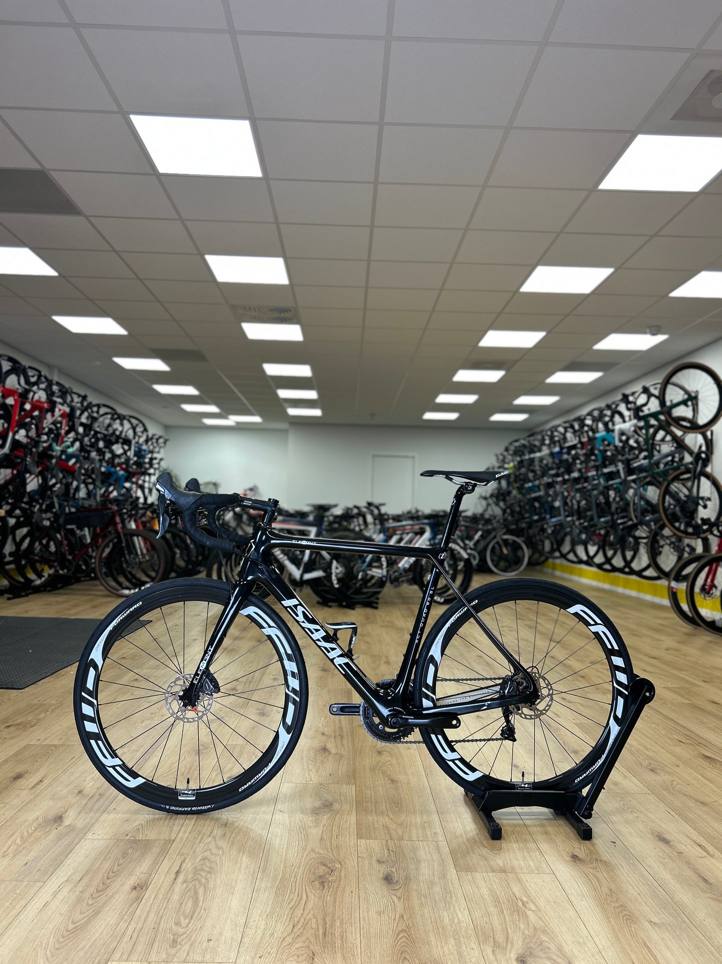 Isaac Element Carbon Racefiets