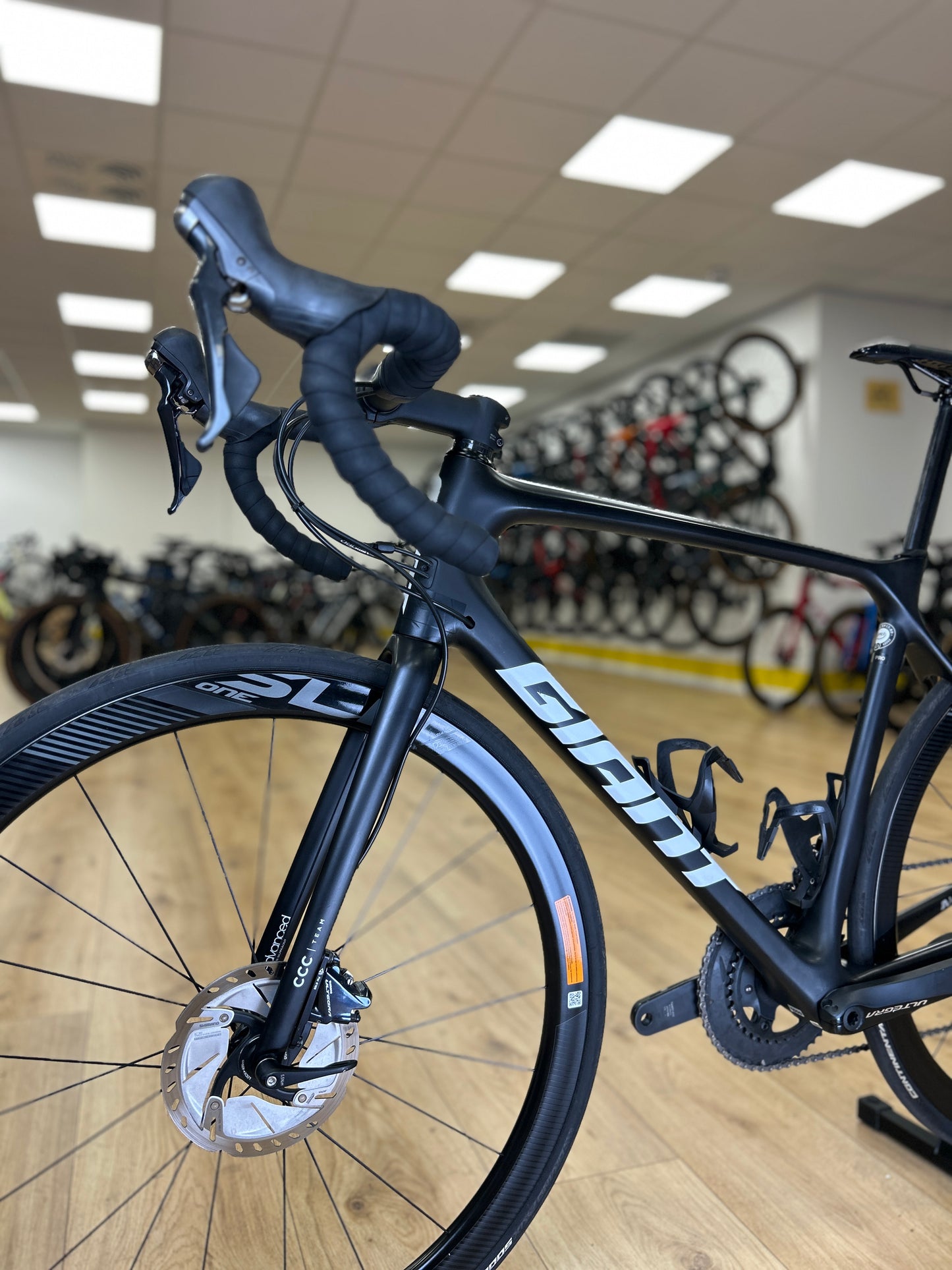 Giant TCR Disc Team CCC Carbon Racefiets