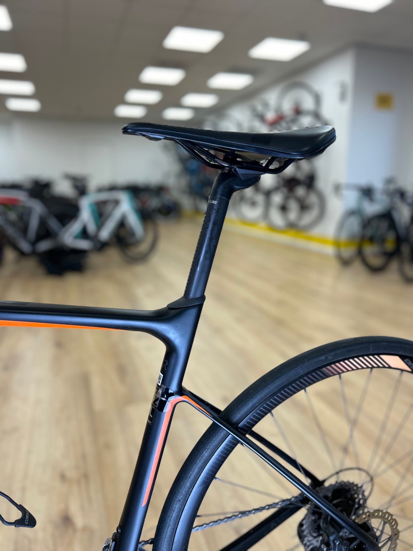 Giant Defy Carbon Disc Racefiets