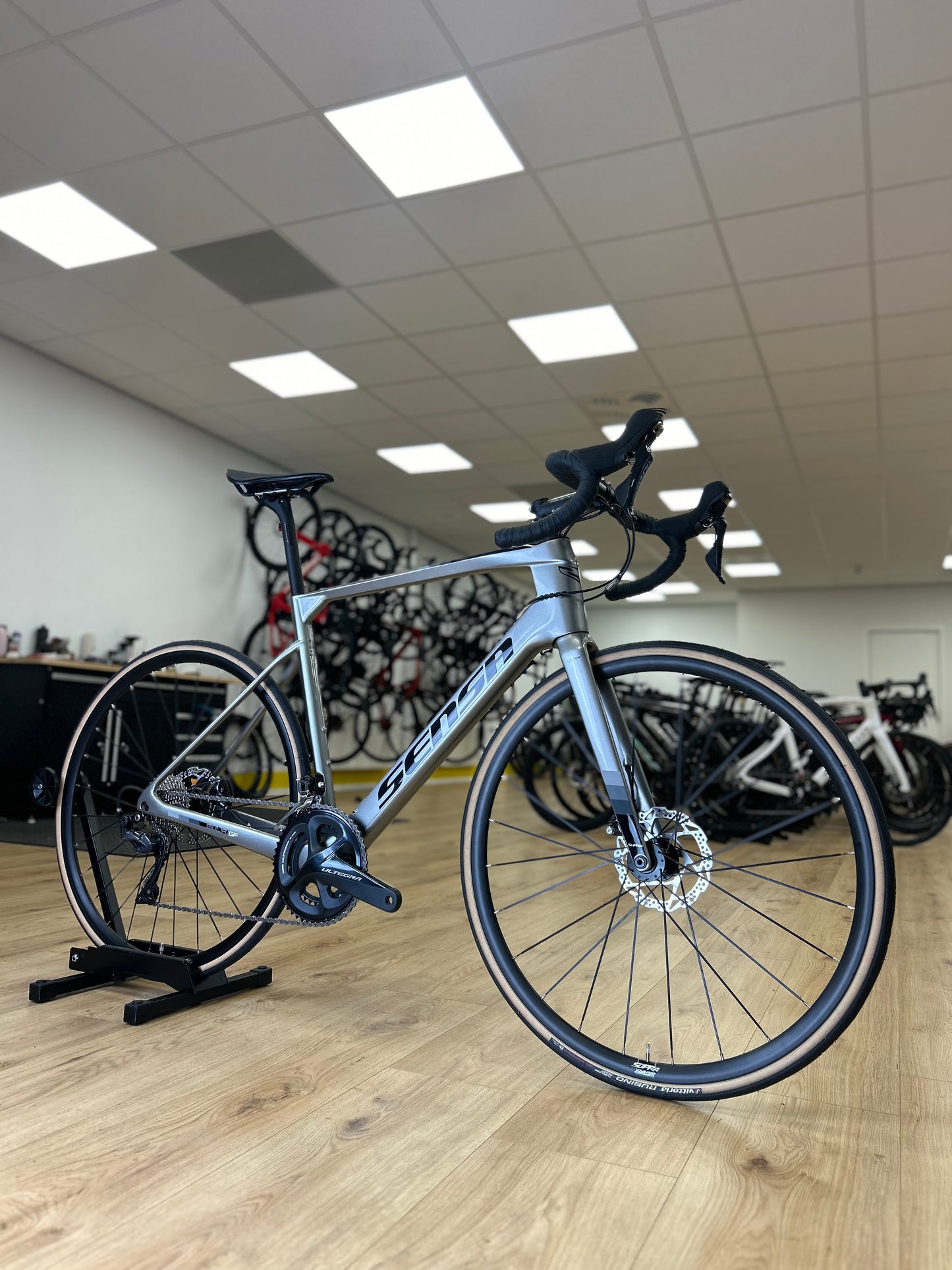 Showroom Model Sensa Giulia GF Carbon Disc Racefiets