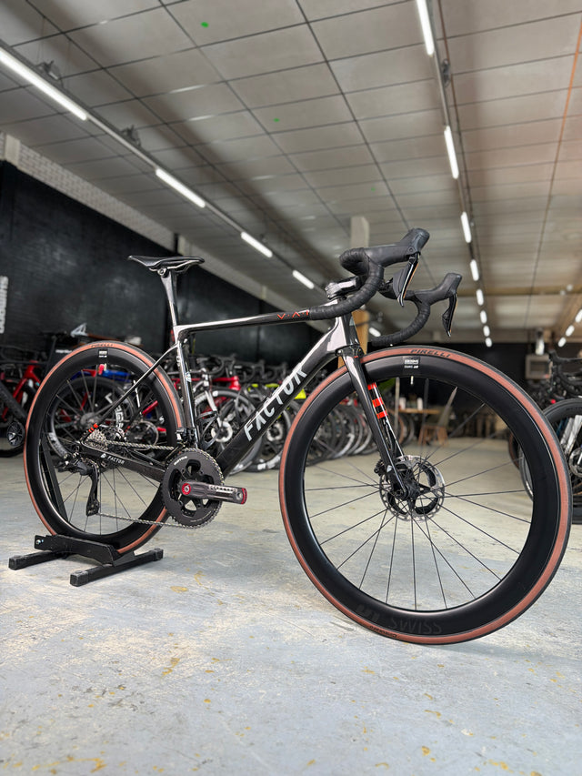 Factor O2 VAM Di2 Carbon Racefiets