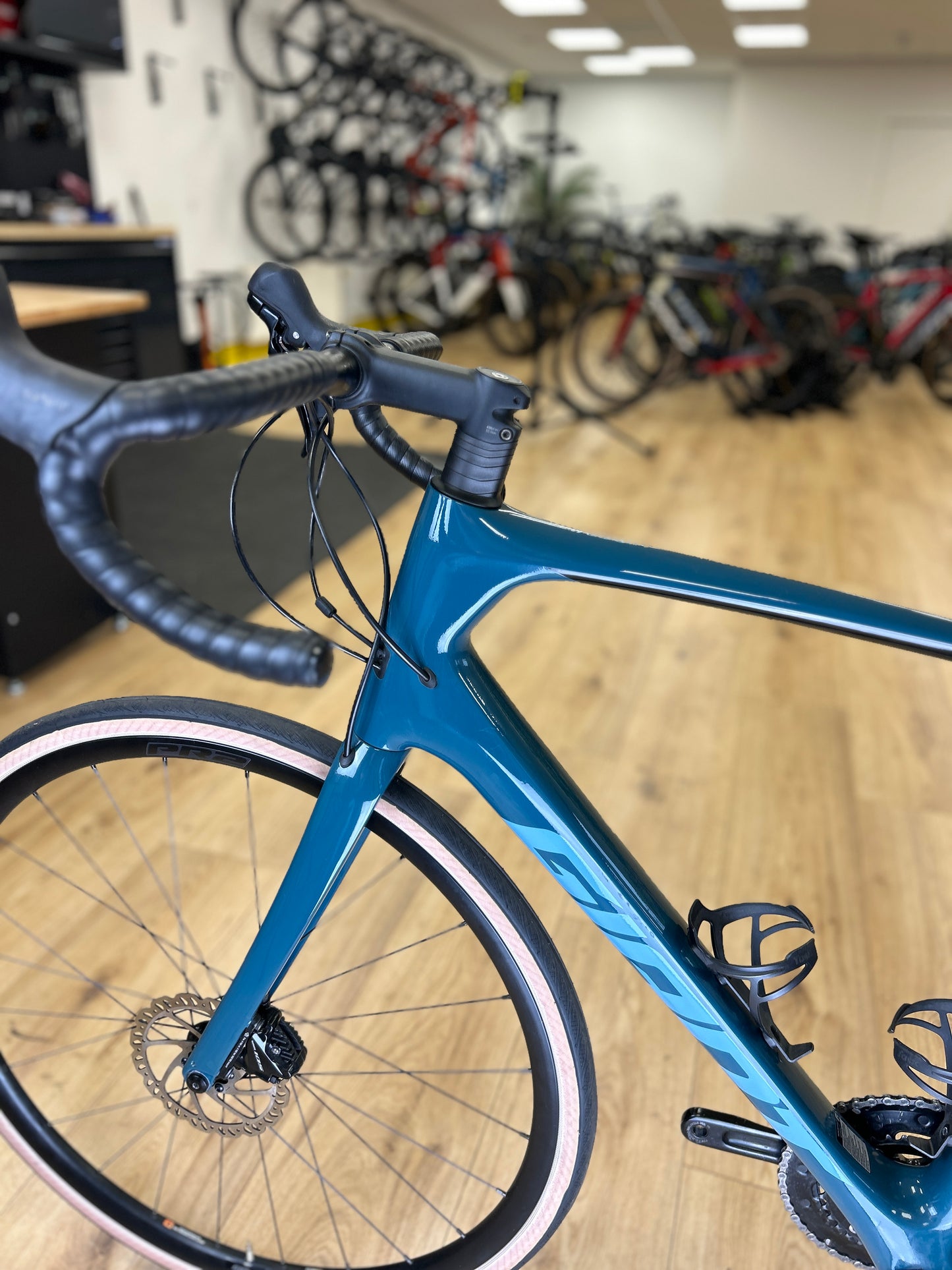 Giant Defy Carbon Racefiets