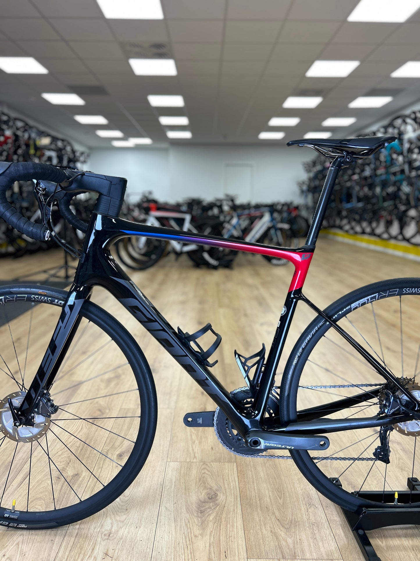 Giant Defy Advanced Carbon Racefiets