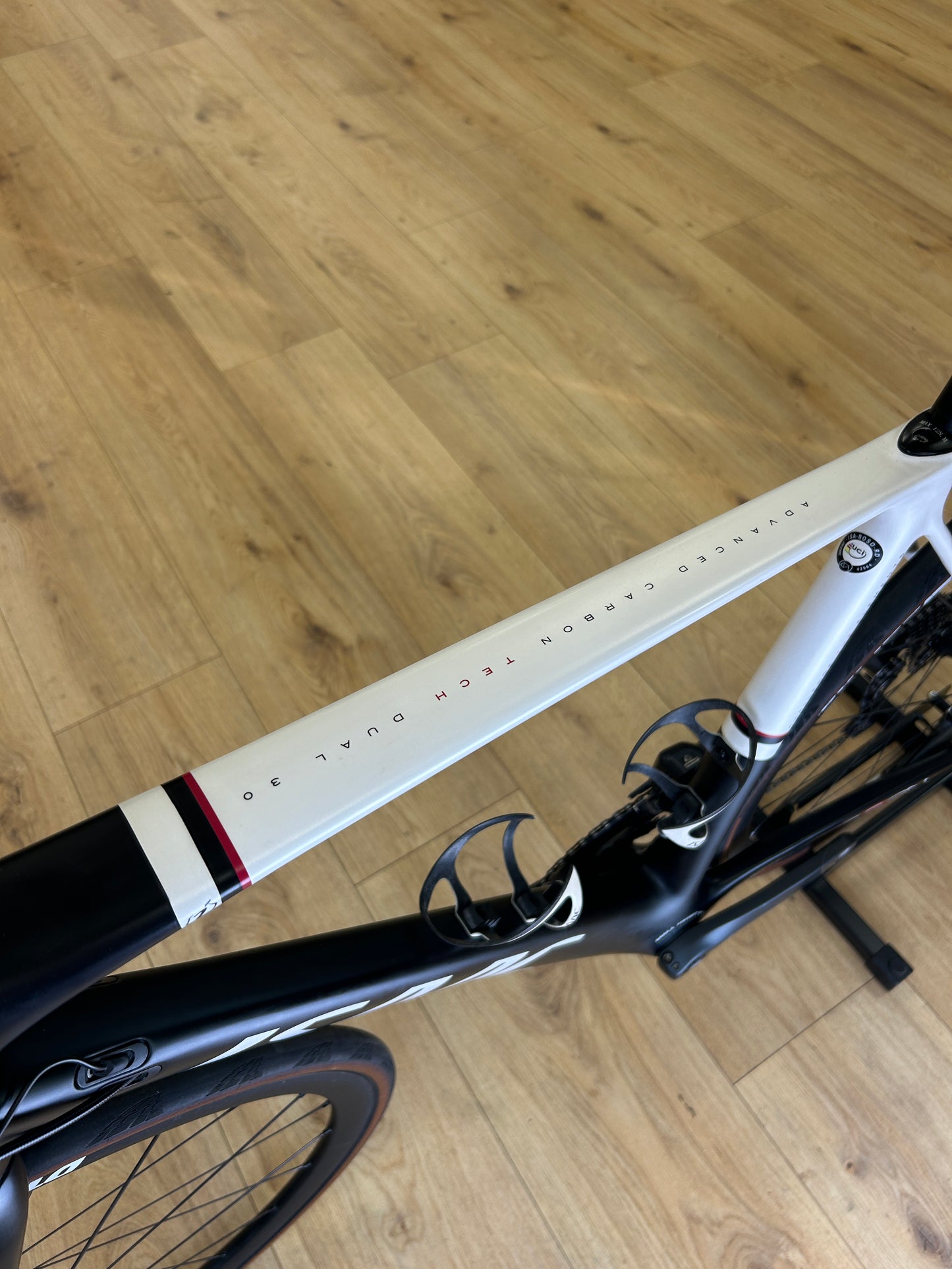Isaac Element Di2 Carbon Racefiets