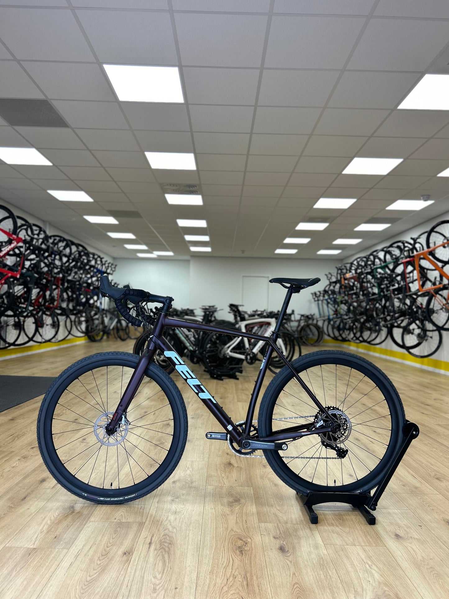 Showroom Model Felt Breed Disc Gravel