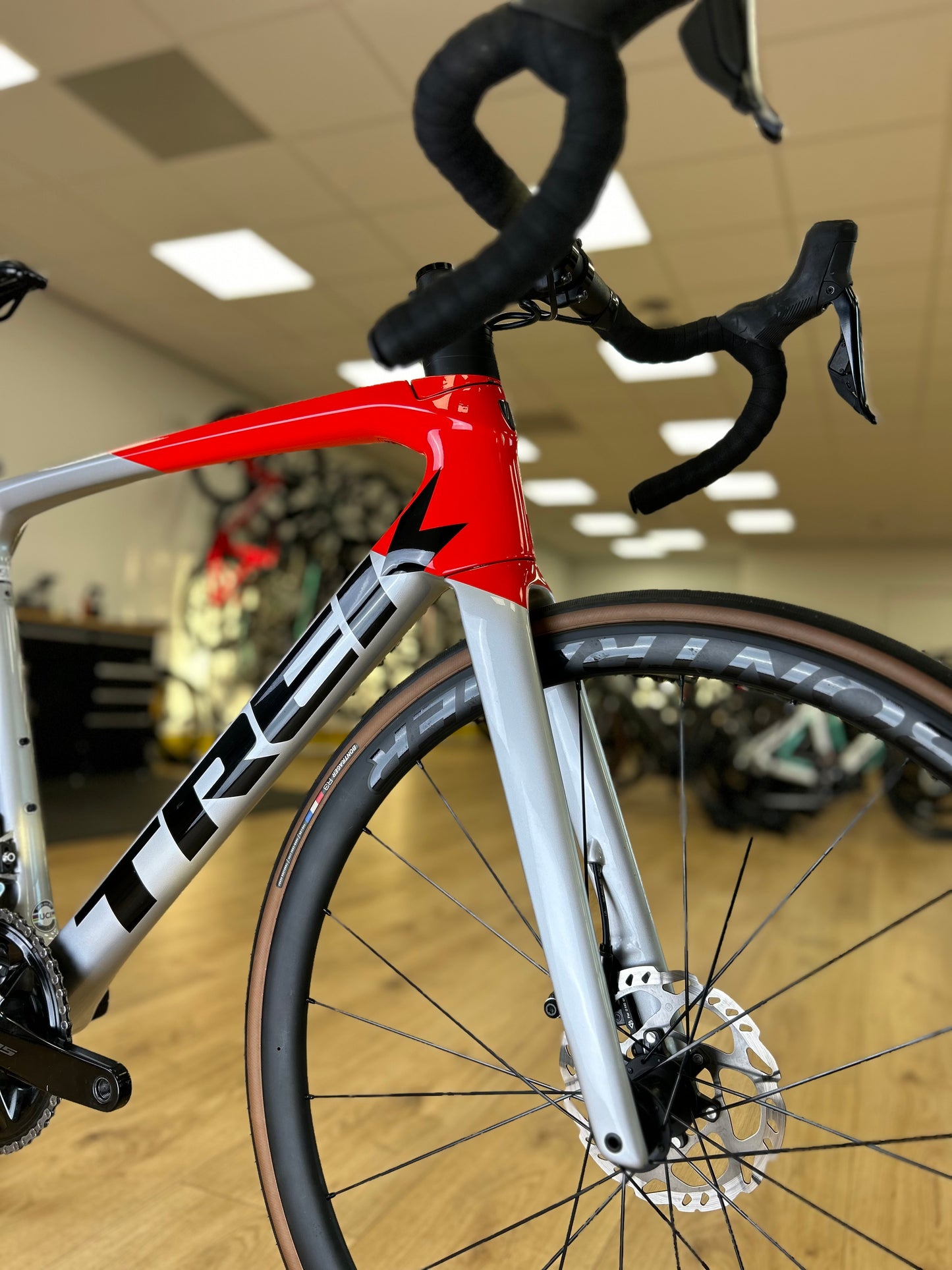 Trek Emonda SL6 Di2 Carbon Disc Racefiets