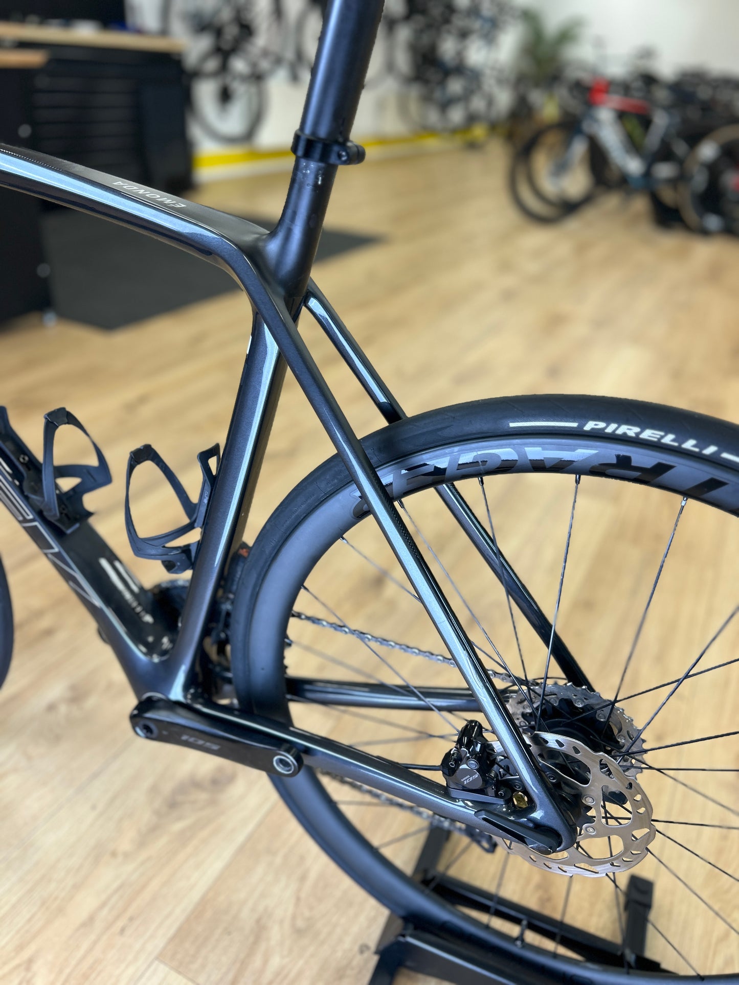 250km Trek Émonda SL6 Di2 Carbon Racefiets