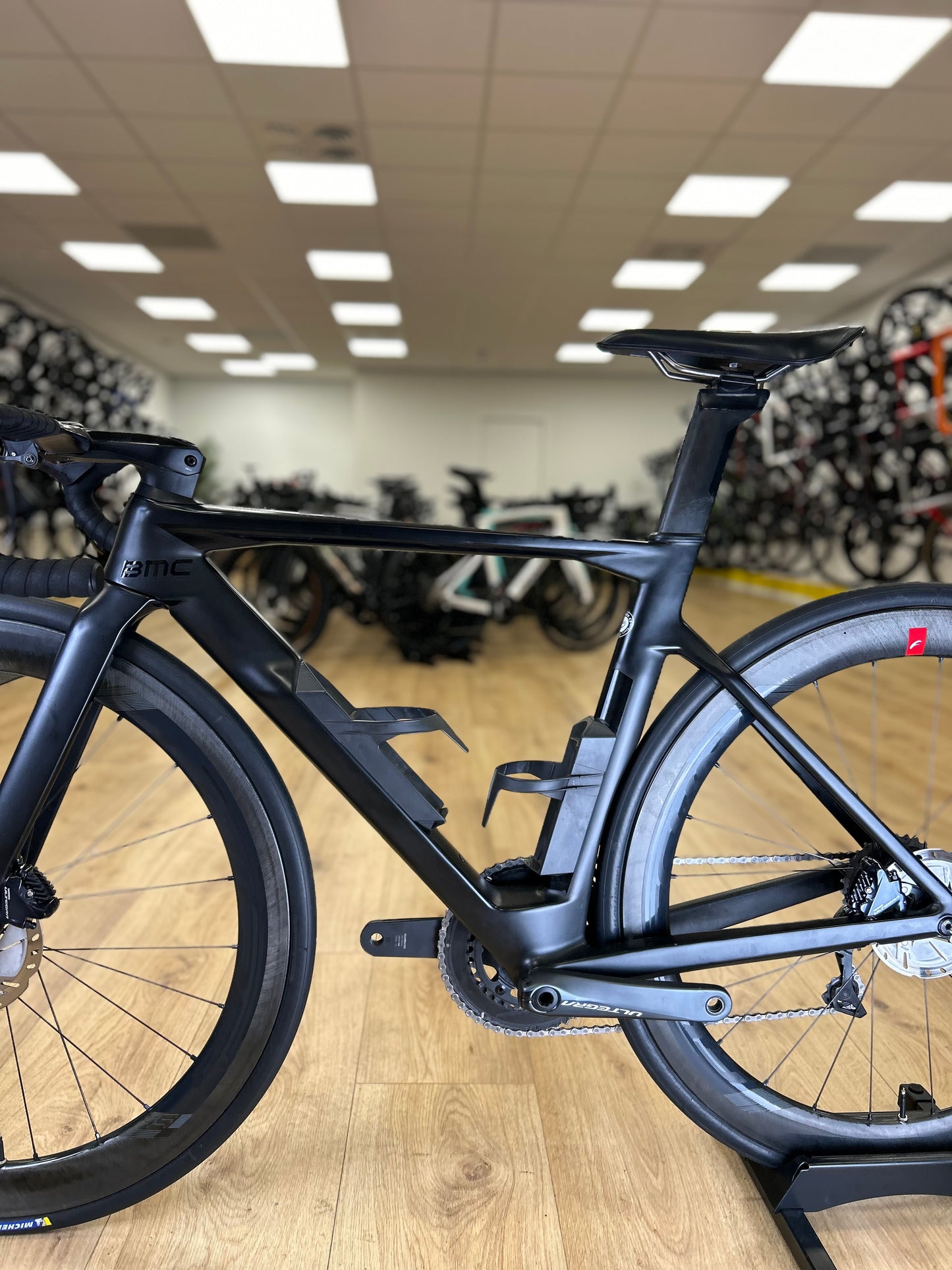 BMC TimeMachine Di2 Carbon Disc Racefiets