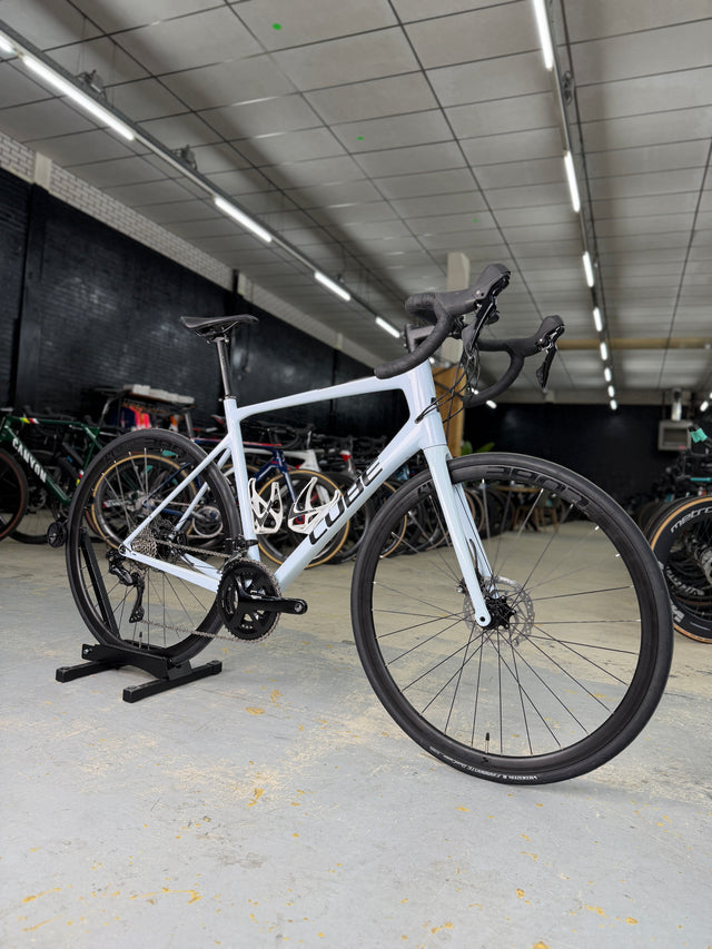 Cube Attain Carbon Racefiets
