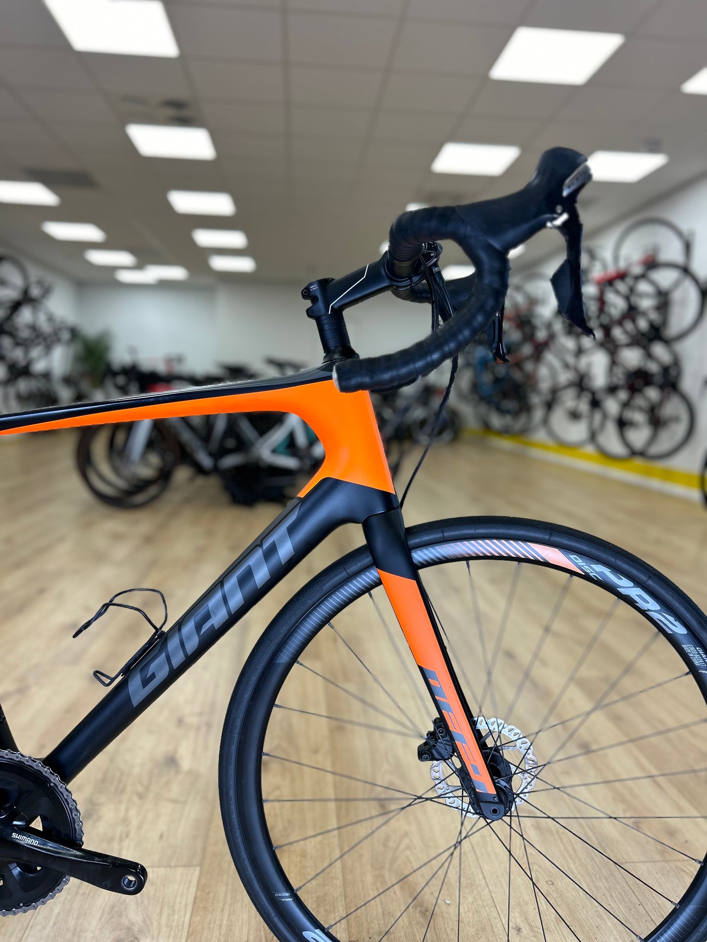 Giant Defy Carbon Disc Racefiets