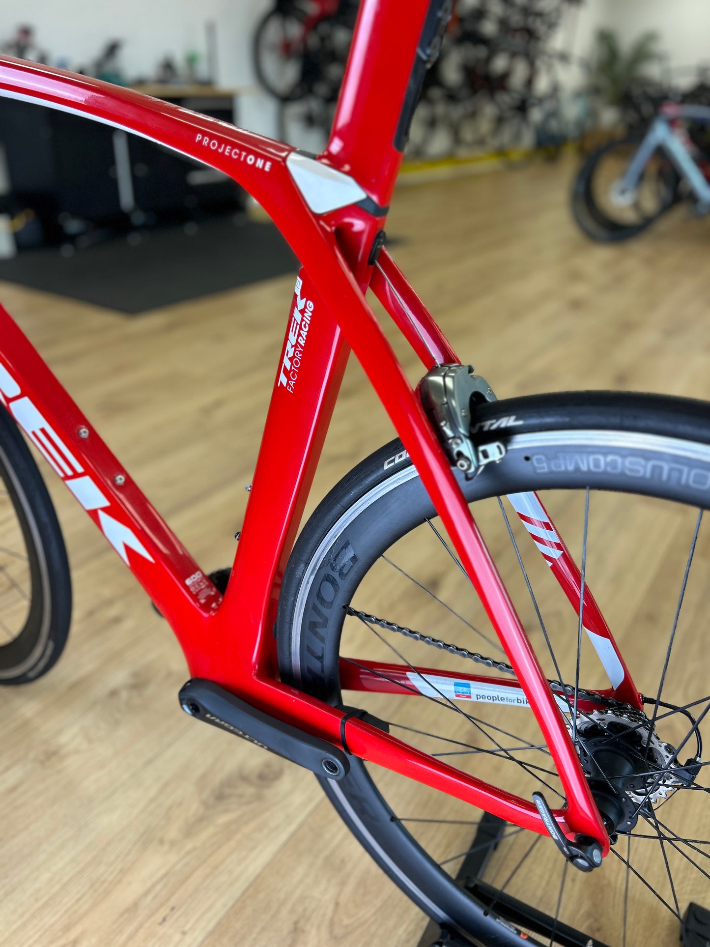 Trek Madone SL6 Segafredo Carbon Racefiets