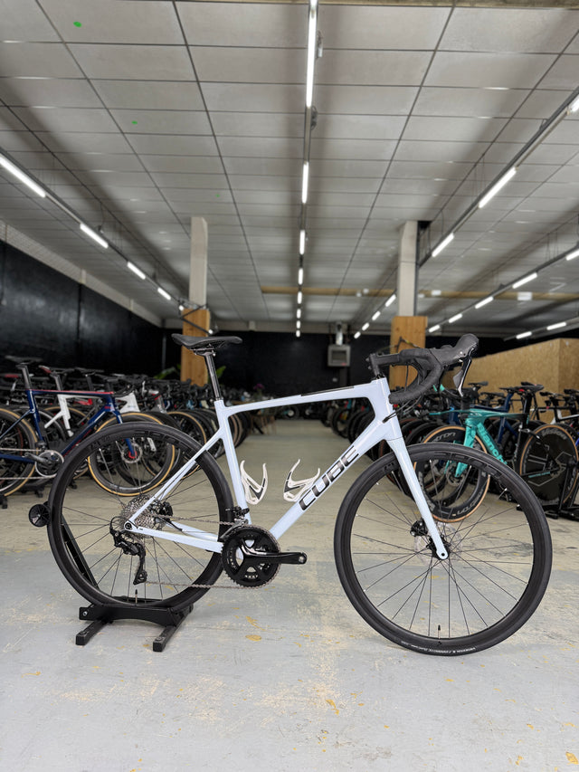 Cube Attain Carbon Racefiets