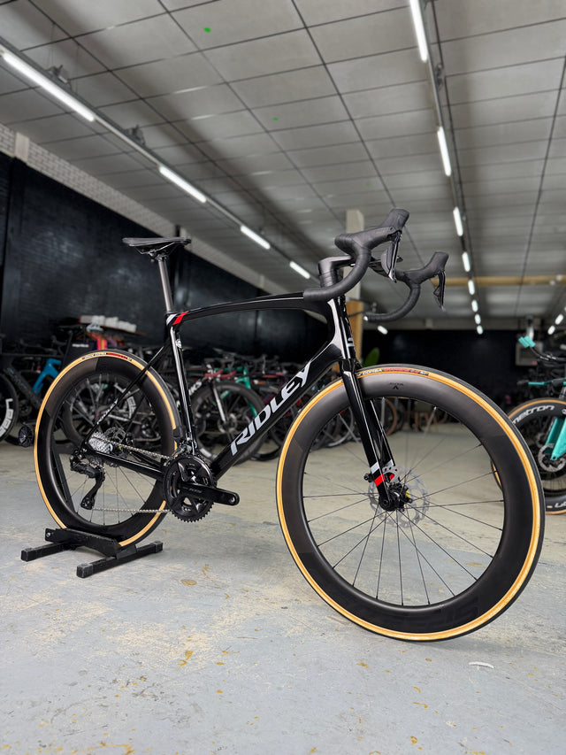 SHOWROOM Ridley Fenix SLiC Di2 Carbon Racefiets